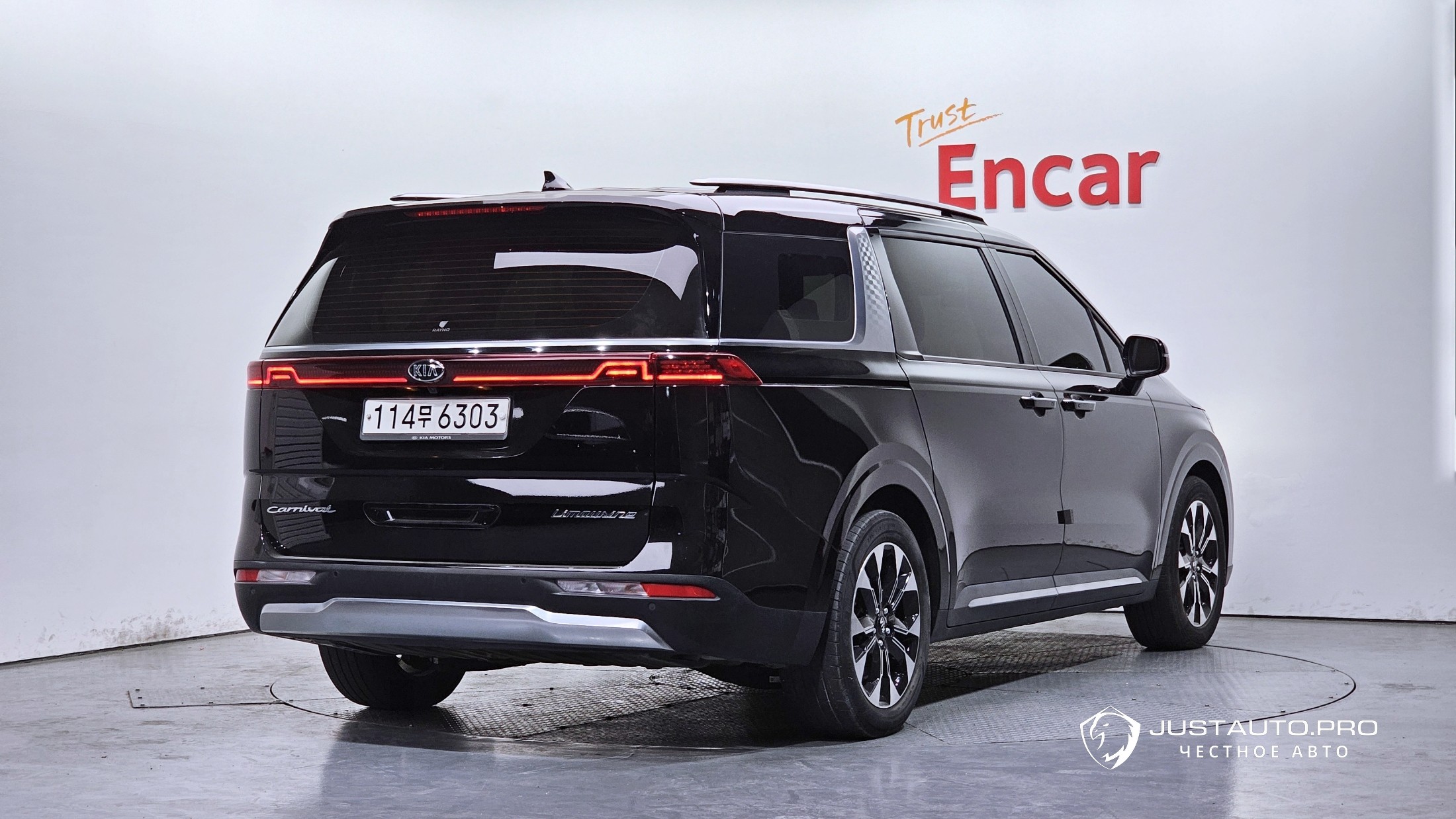 Автомобиль Kia Canival