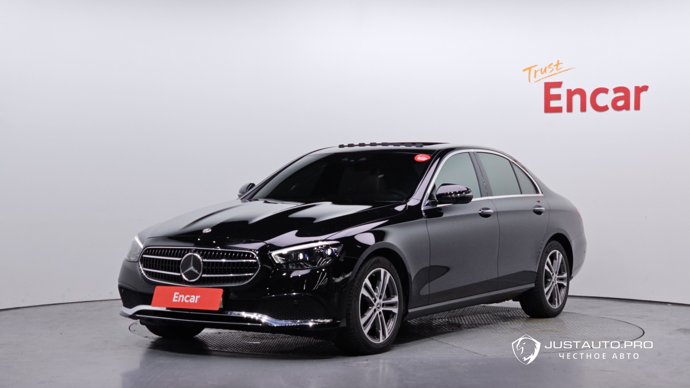Автомобиль Mercedes-Benz E-Class