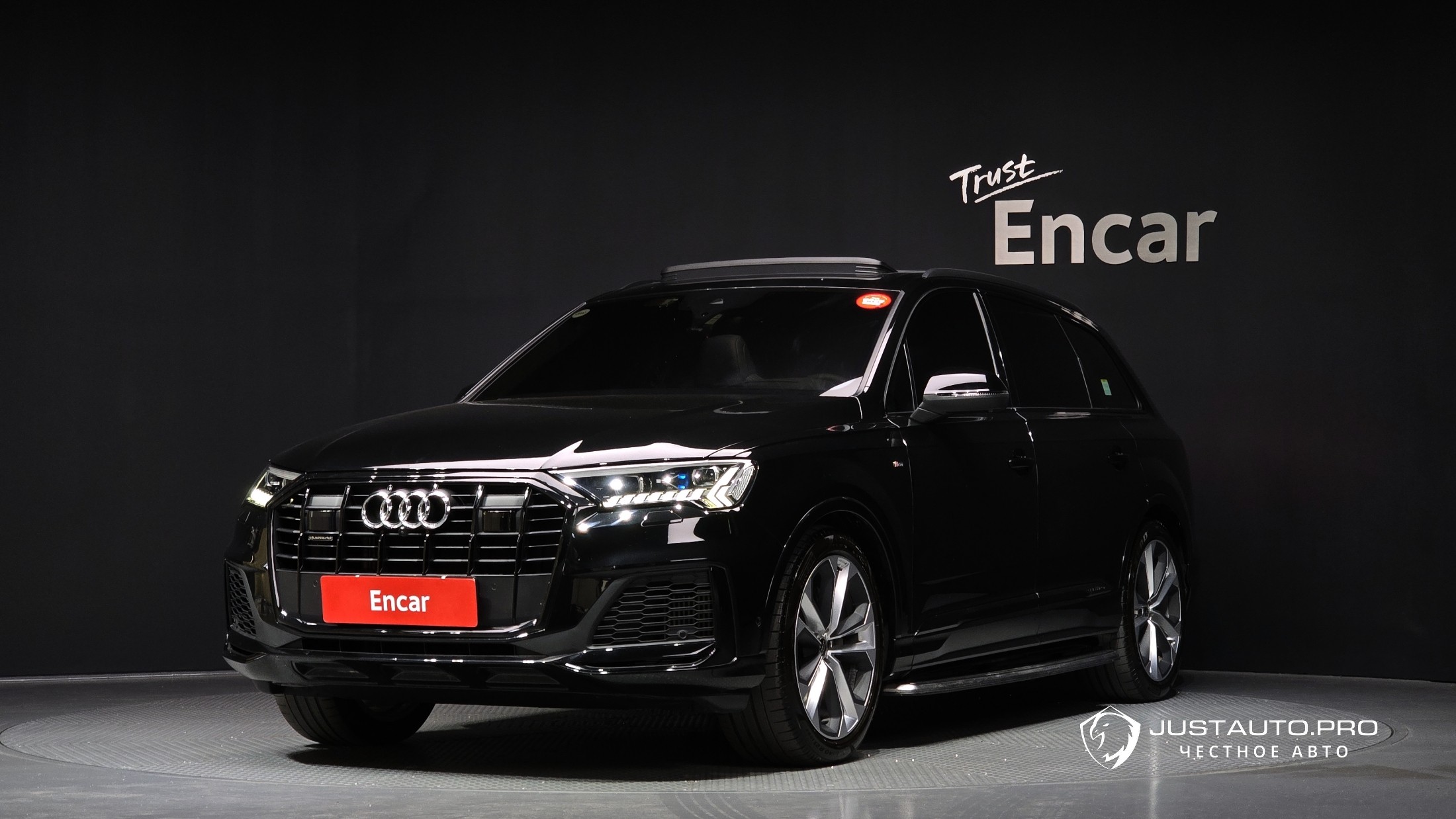 Автомобиль Audi Q7