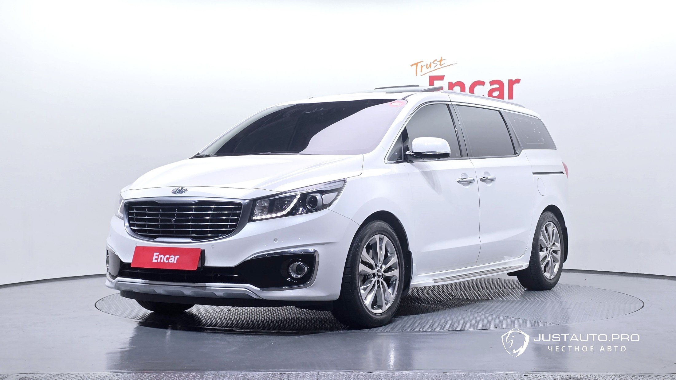 Автомобиль Kia Canival