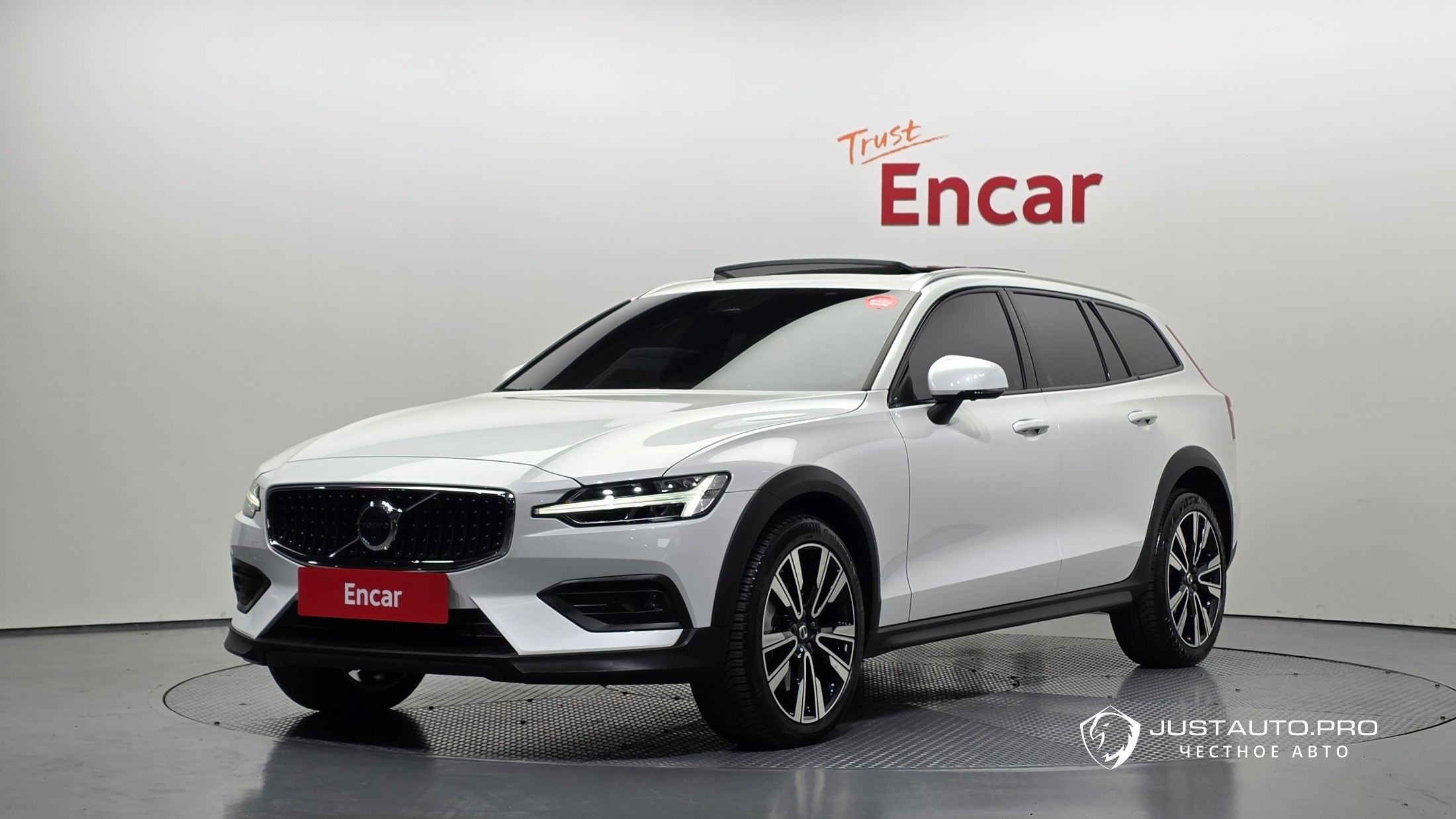 Автомобиль Volvo V60