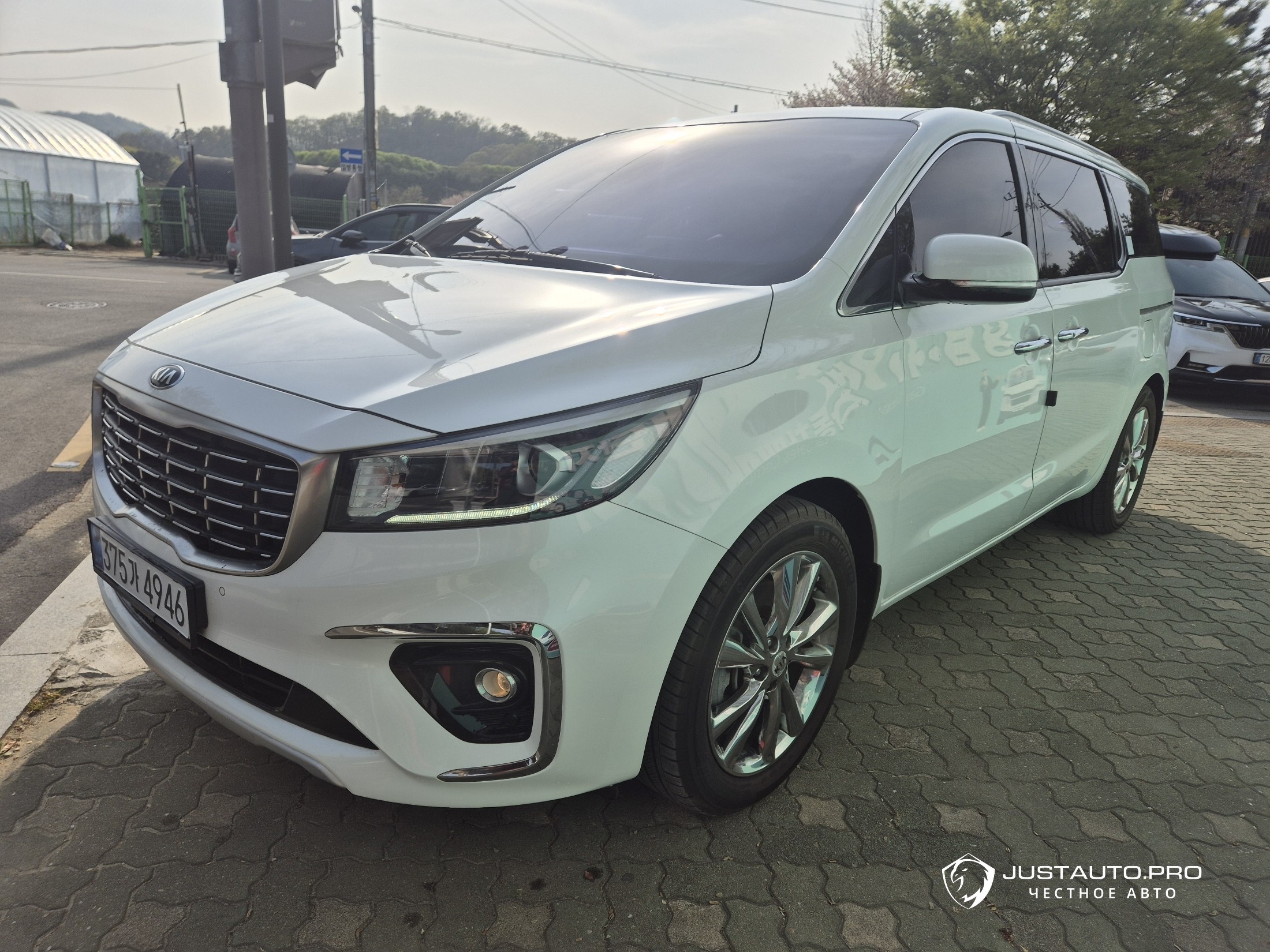 Автомобиль Kia Canival