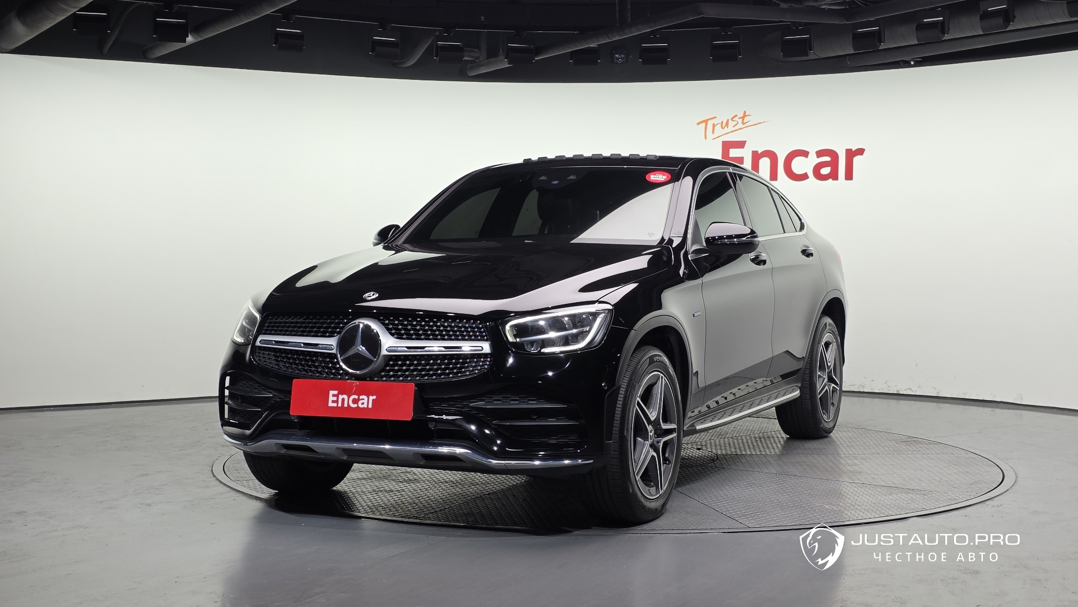 Автомобиль Mercedes-Benz GLC-Class