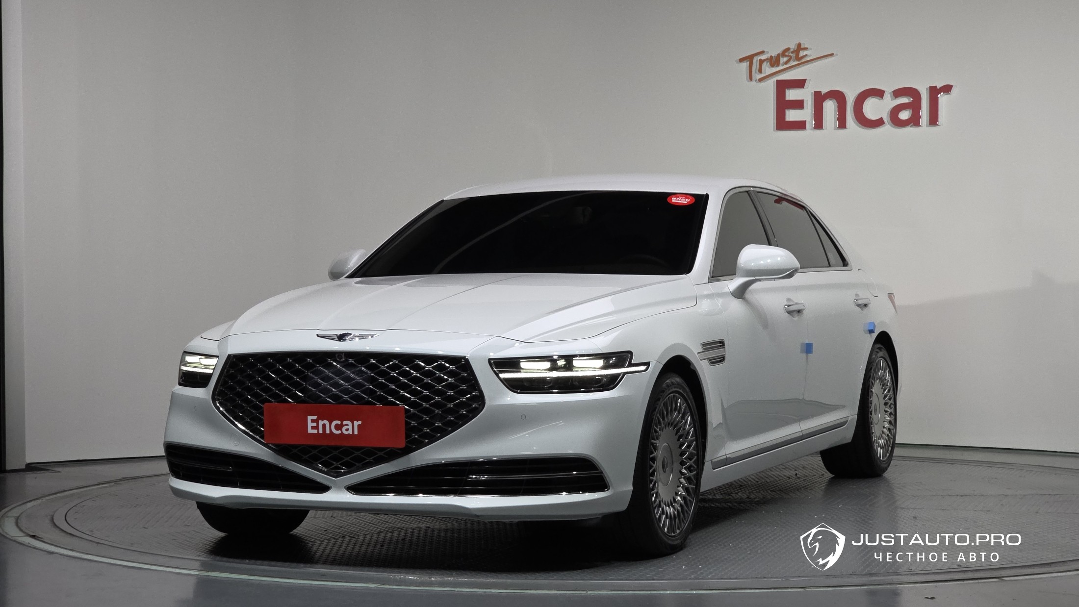 Автомобиль Genesis G90