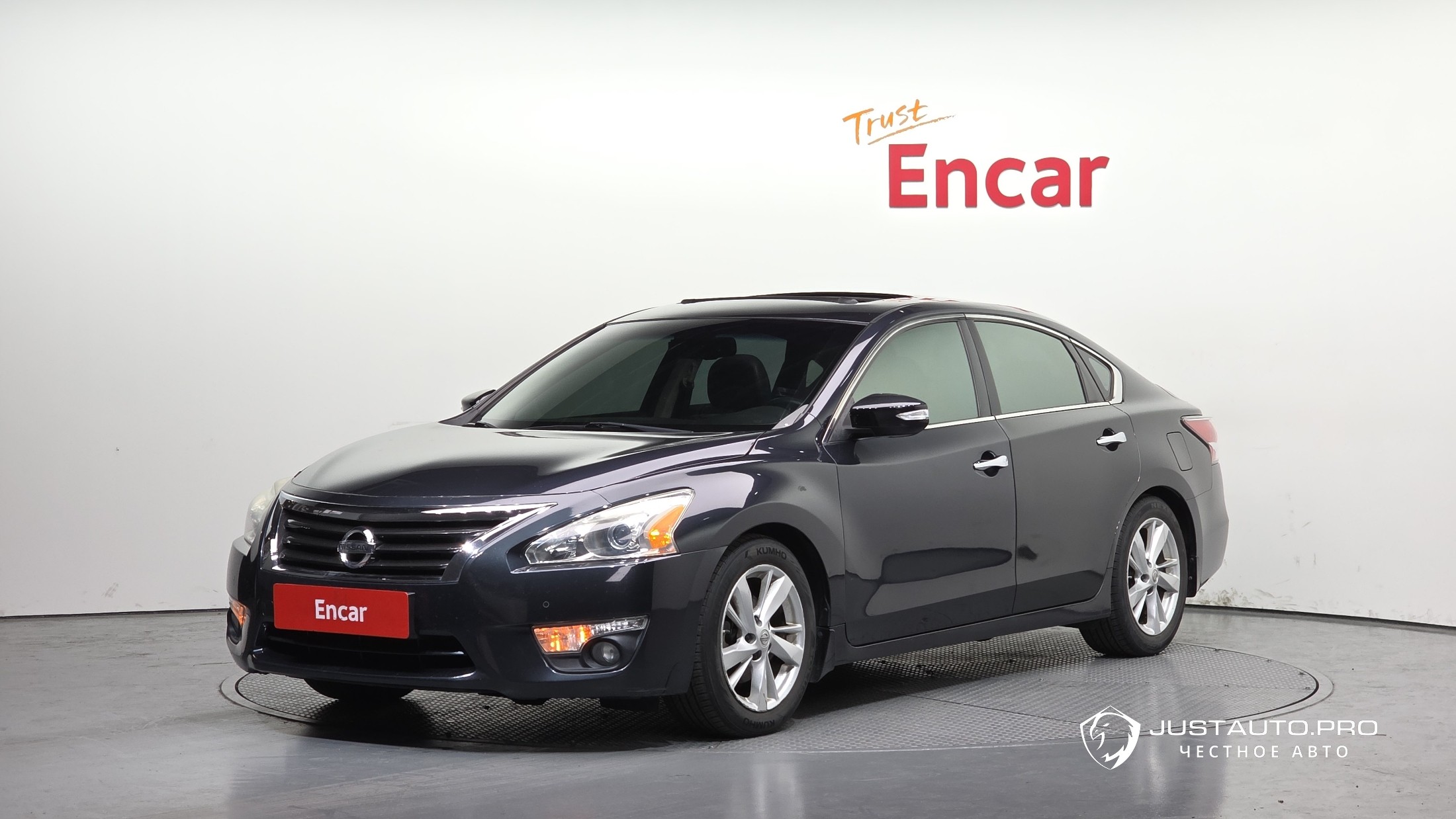 Автомобиль Nissan Altima