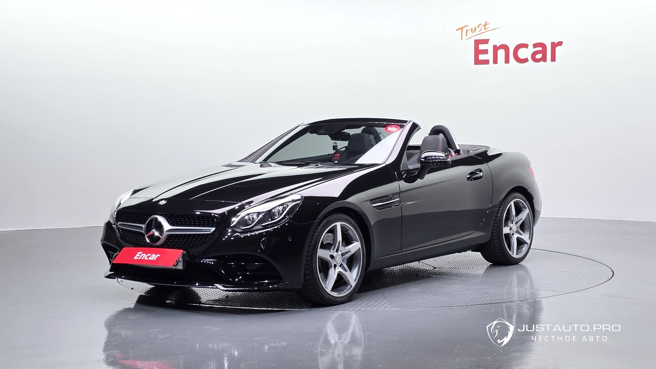 Автомобиль Mercedes-Benz SLC-Class
