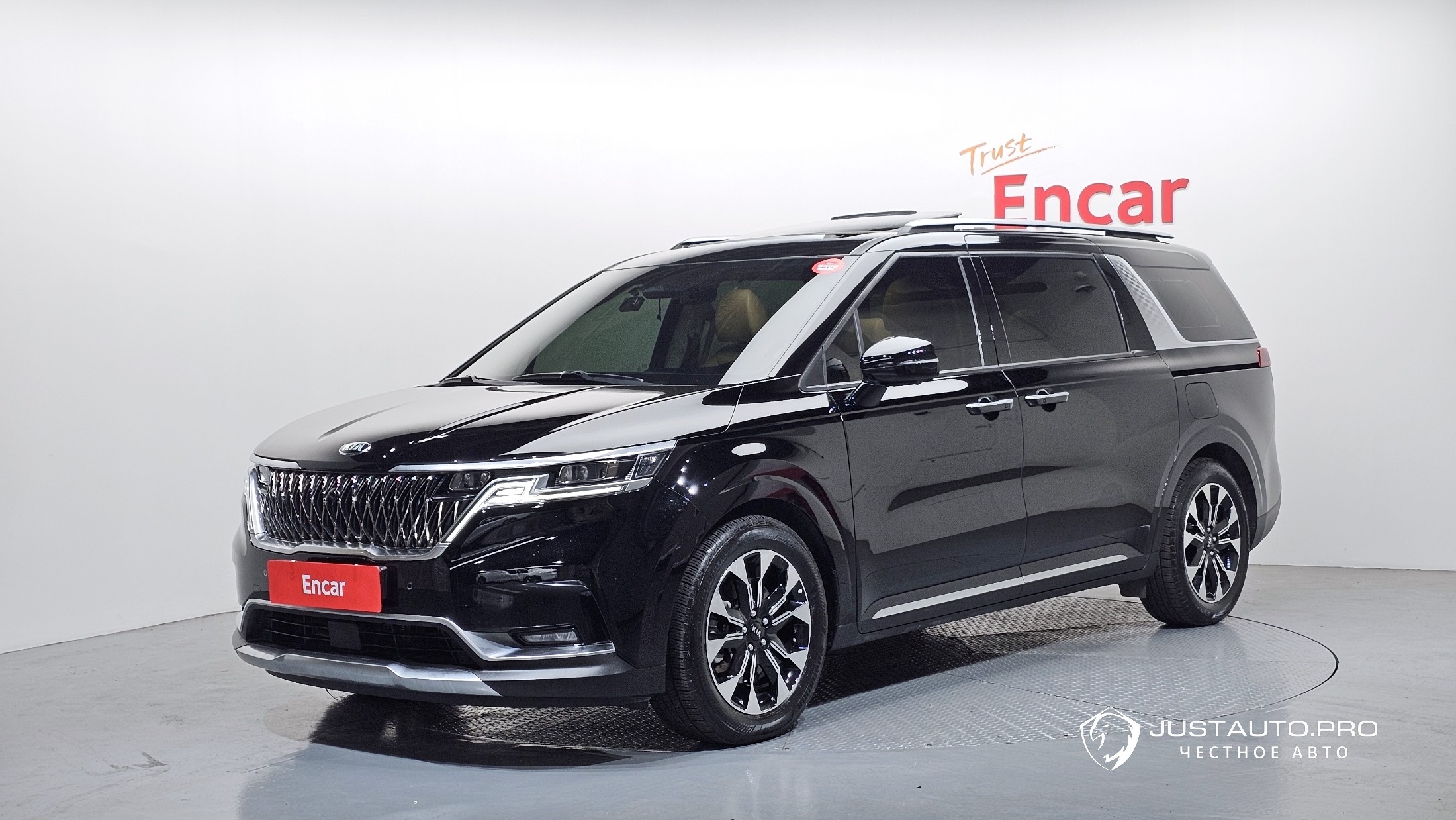 Автомобиль Kia Canival