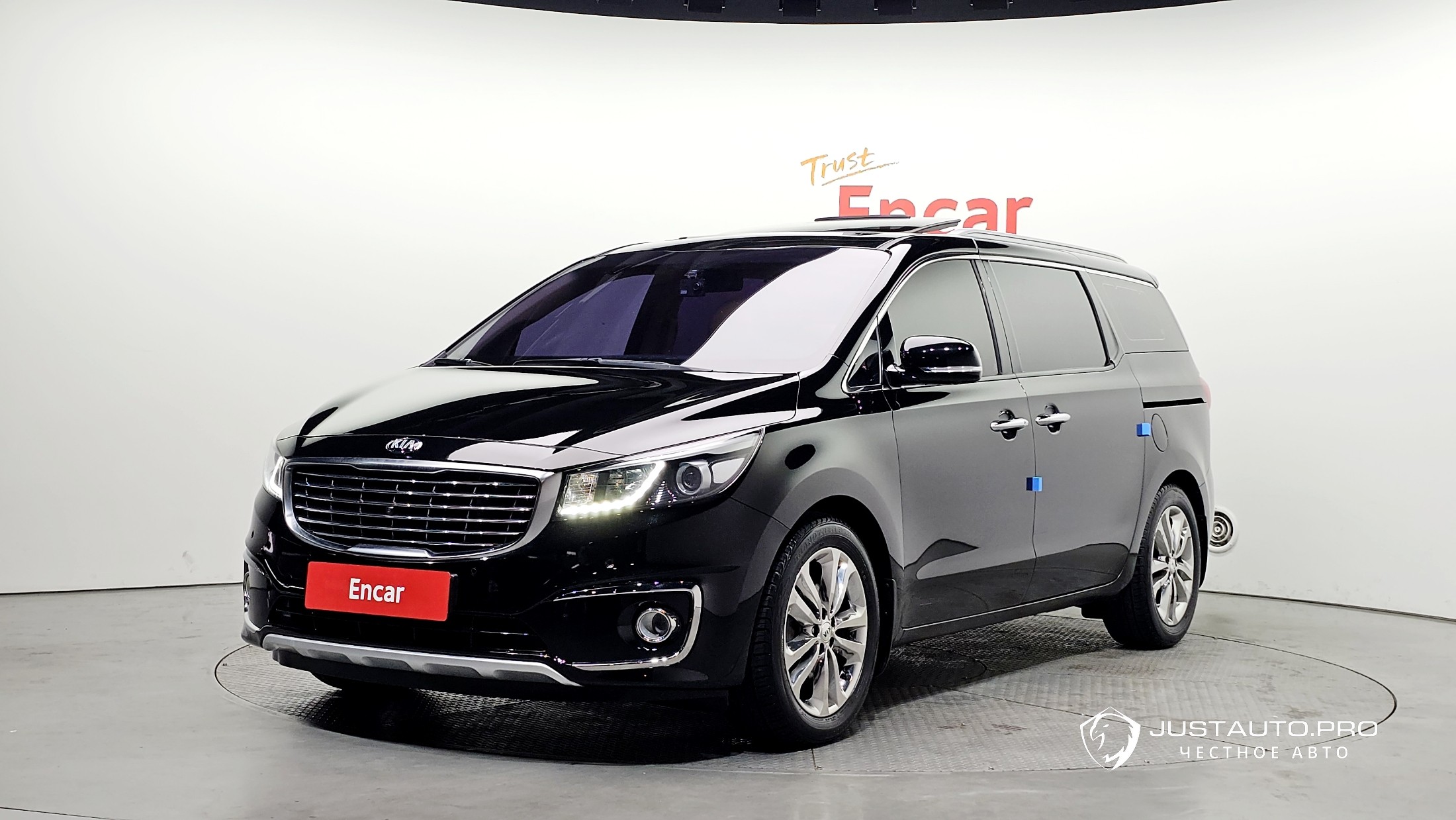 Автомобиль Kia Canival
