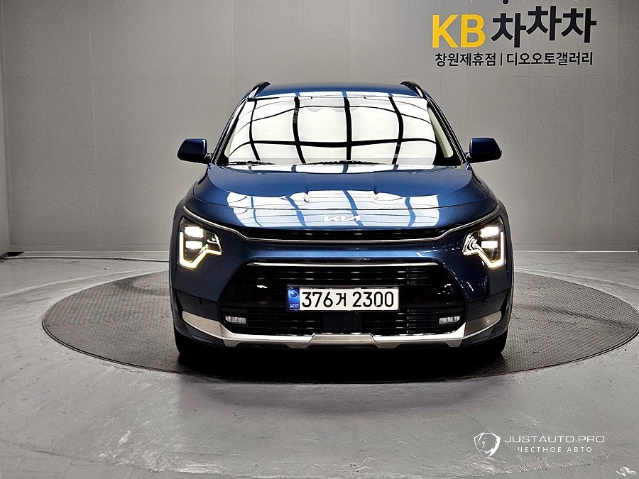 Автомобиль Kia Niro