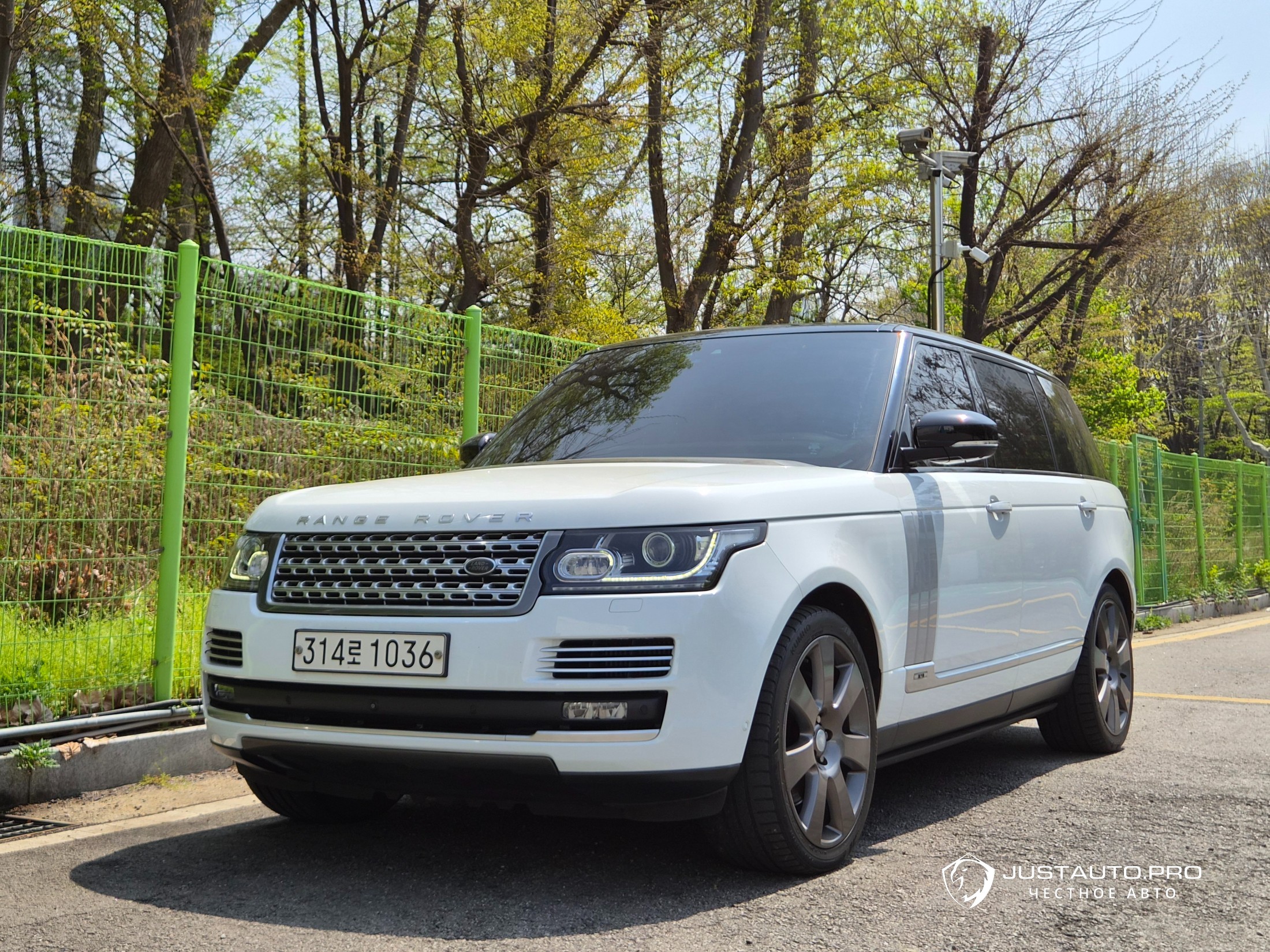 Автомобиль Land Rover Range Rover