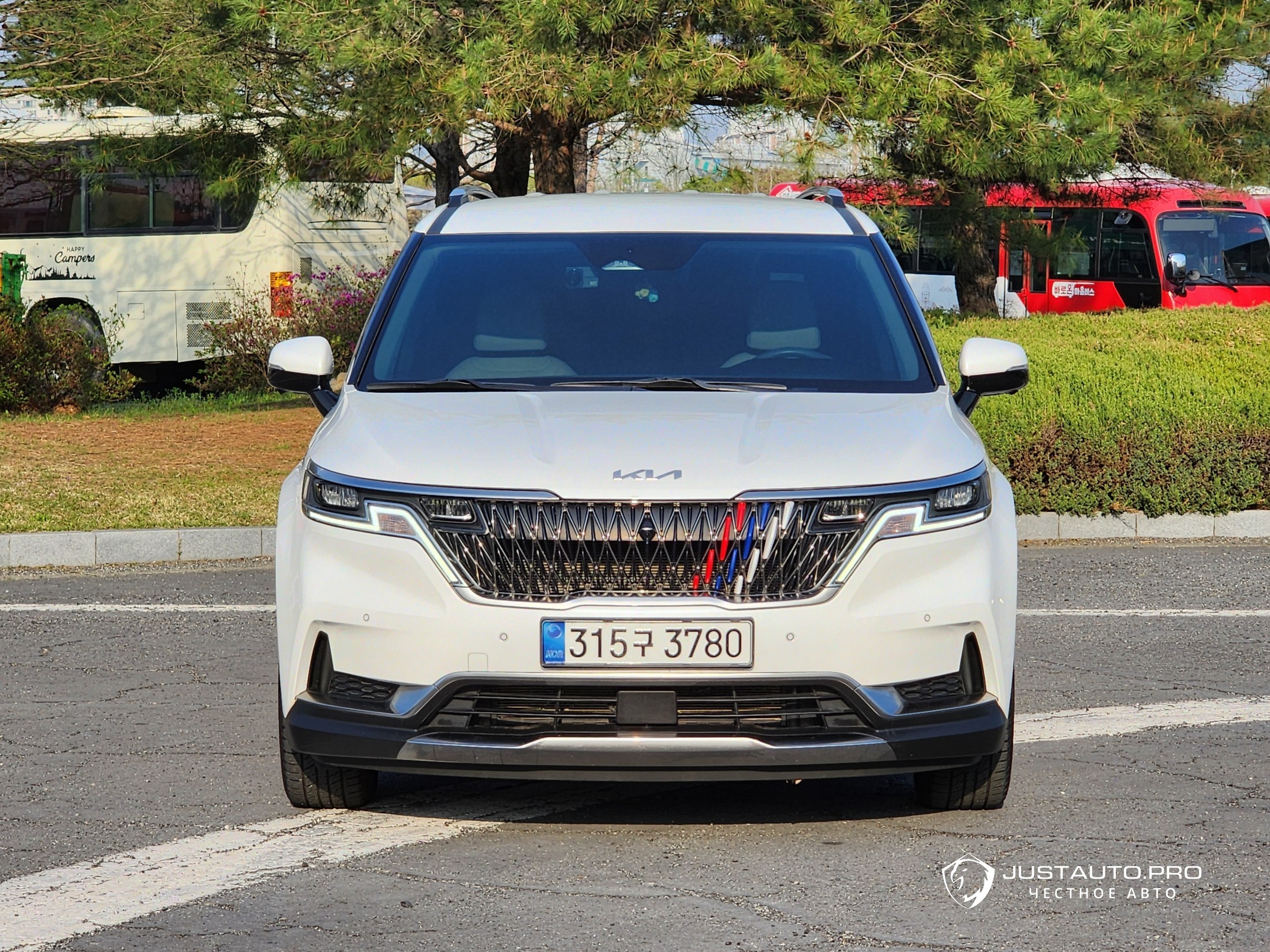 Автомобиль Kia Canival