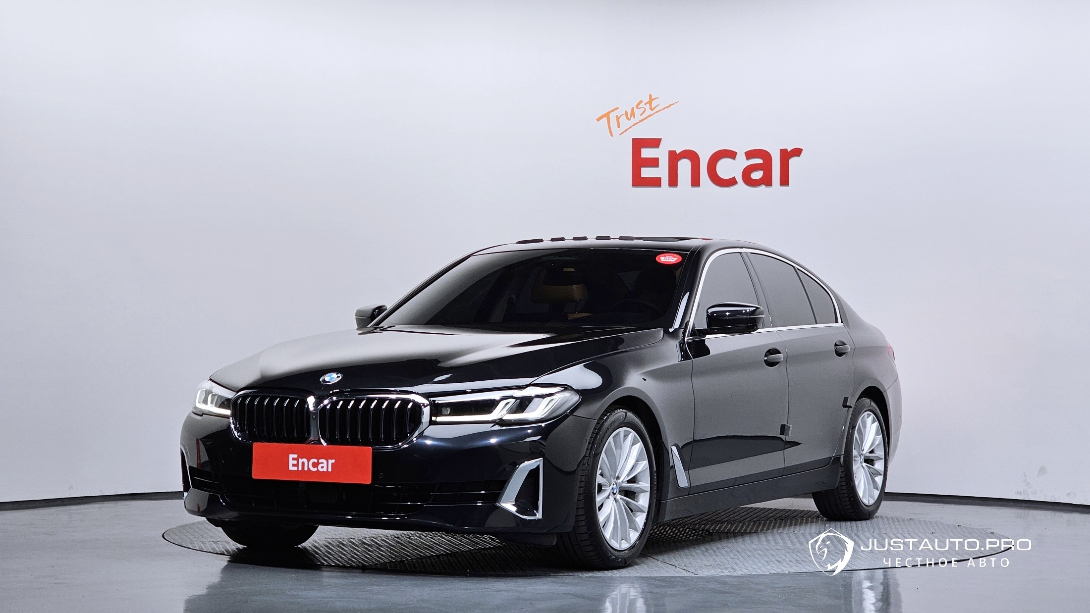 Автомобиль BMW 5-Series
