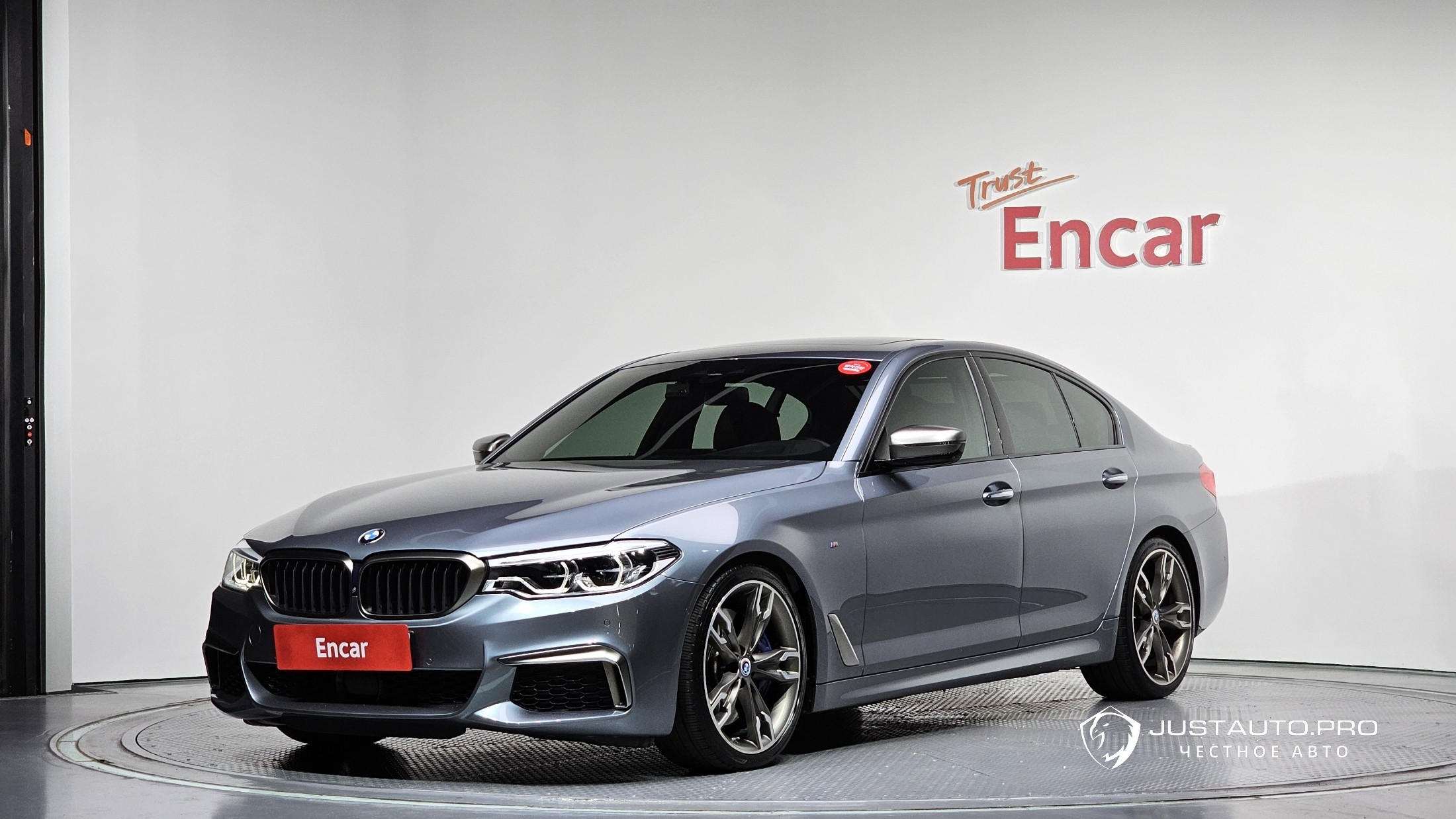 Автомобиль BMW 5-Series