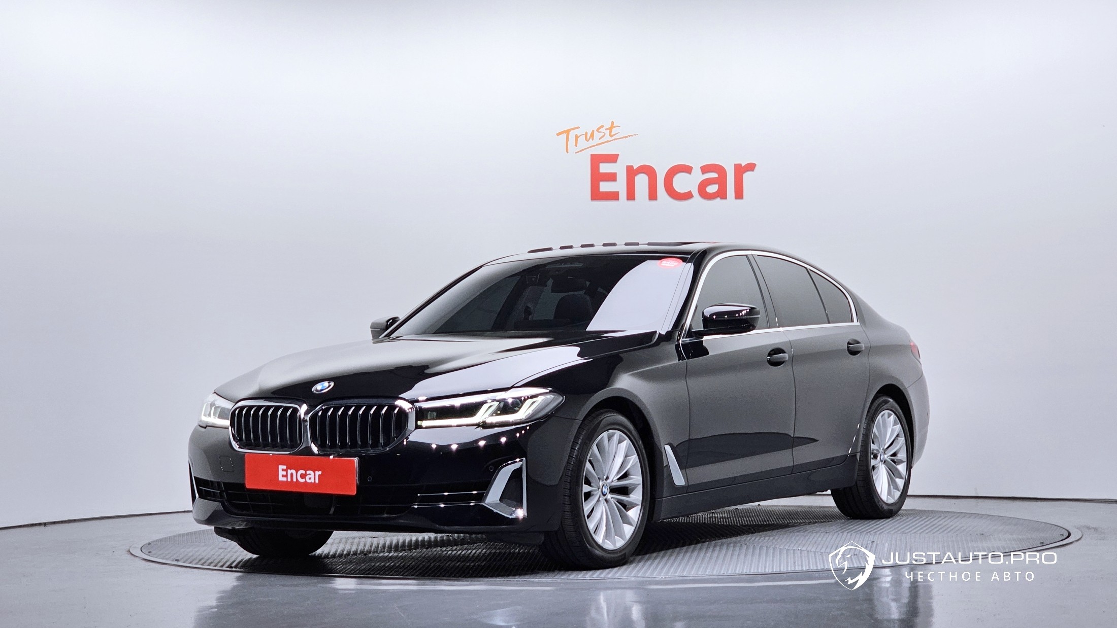 Автомобиль BMW 5-Series