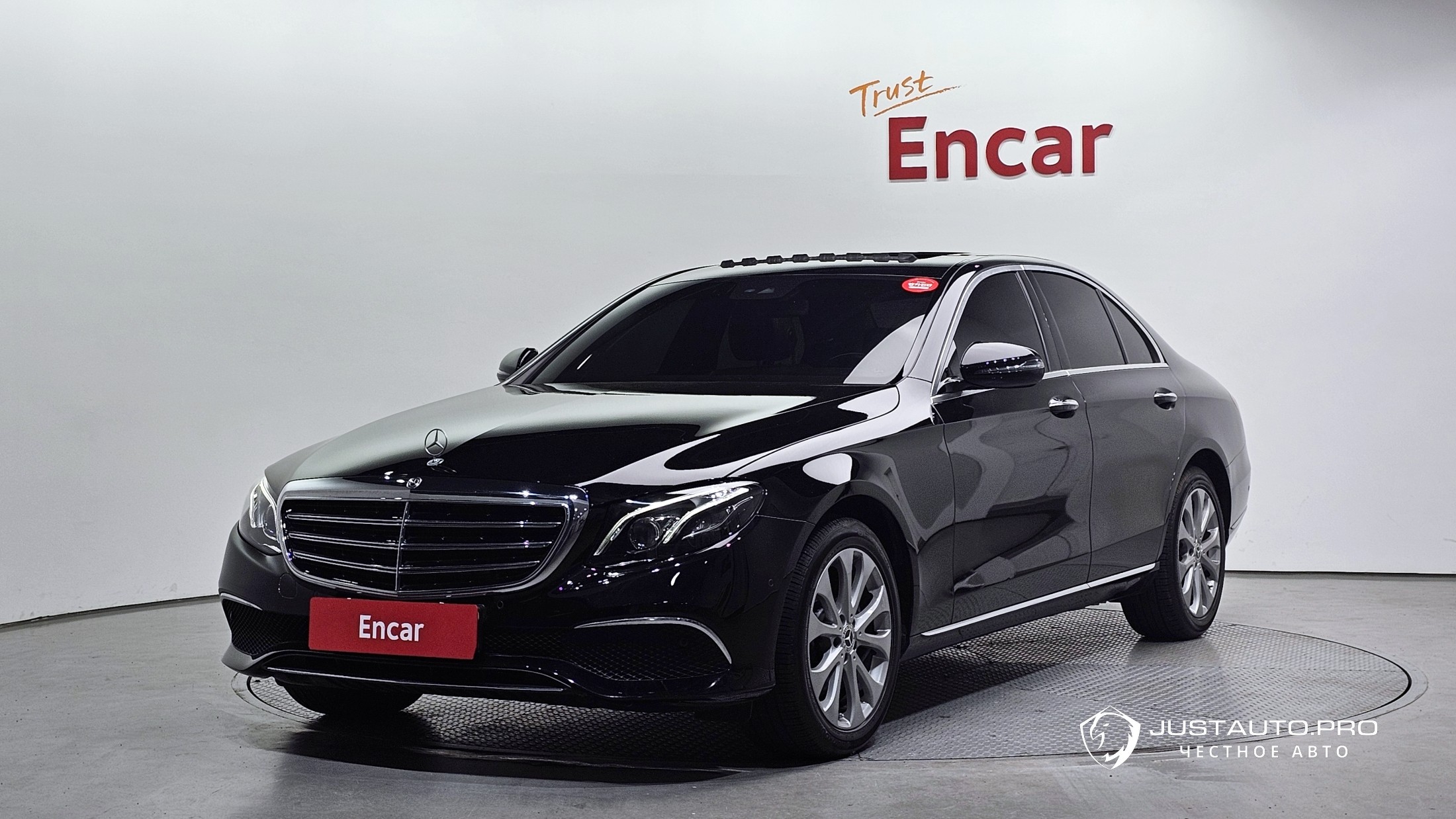 Автомобиль Mercedes-Benz E-Class