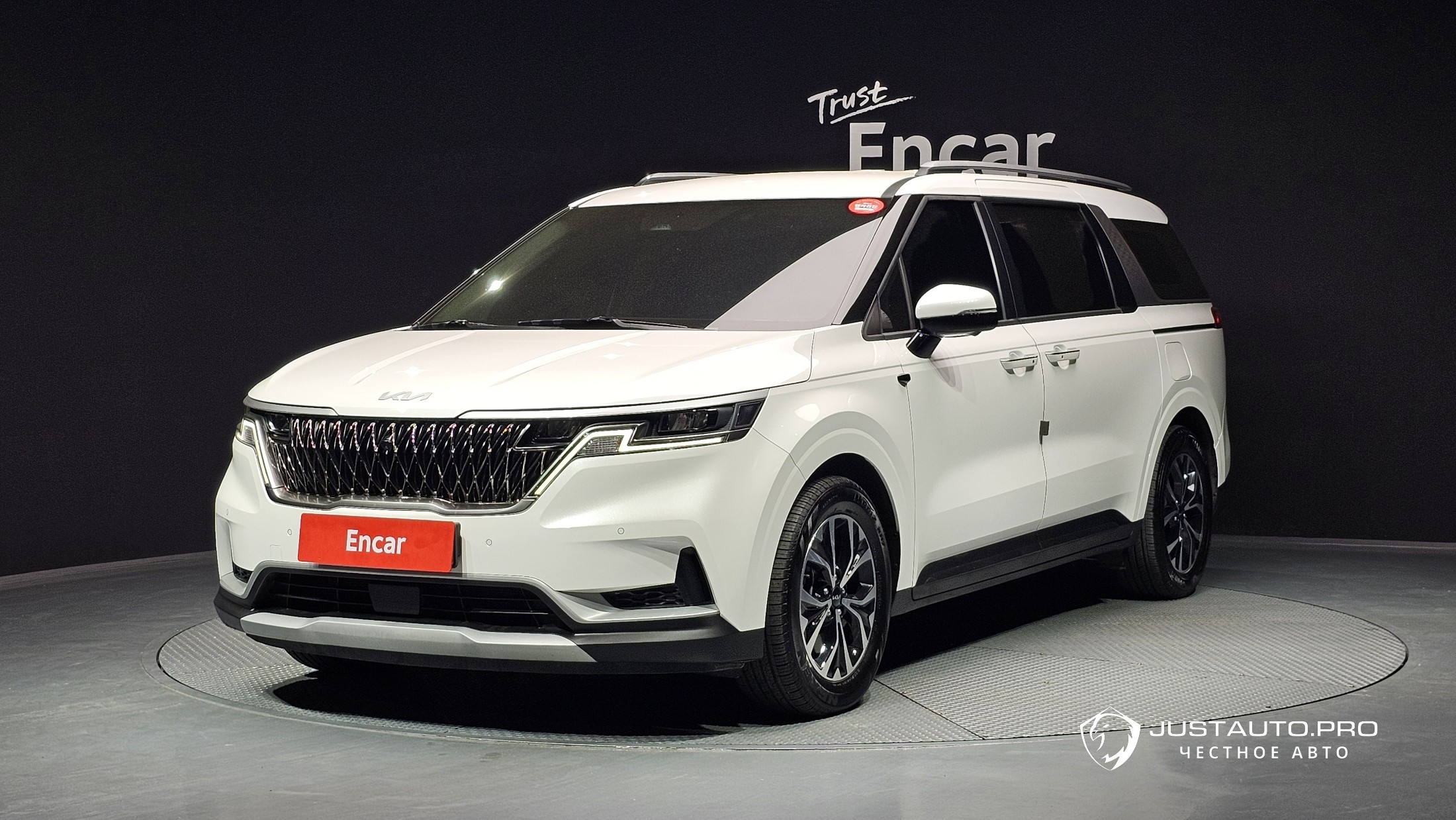 Автомобиль Kia Canival