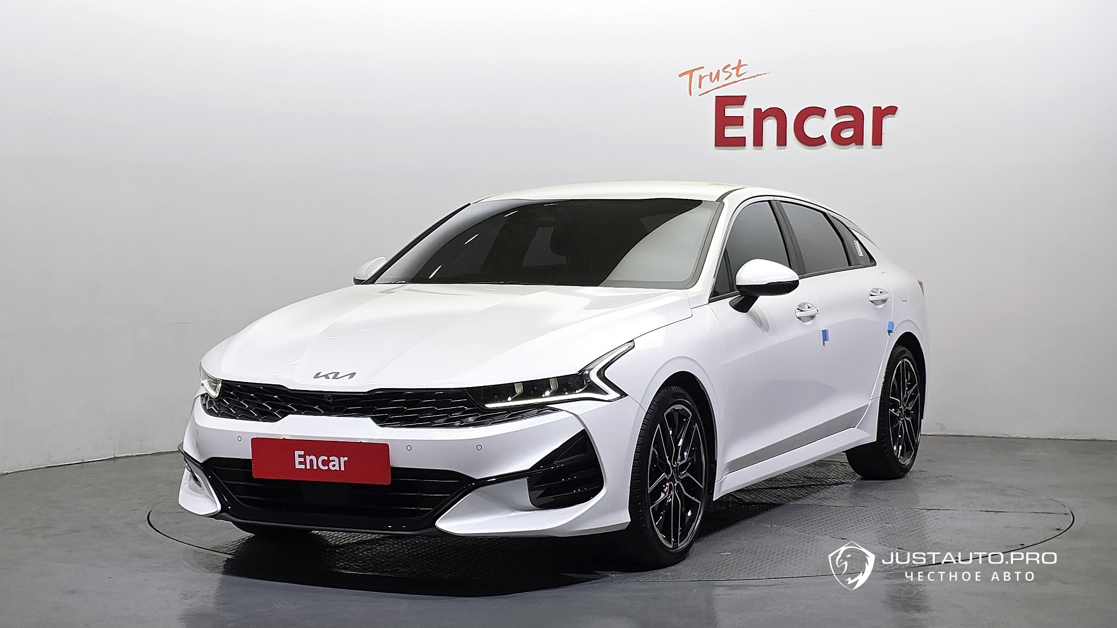 Автомобиль Kia K5