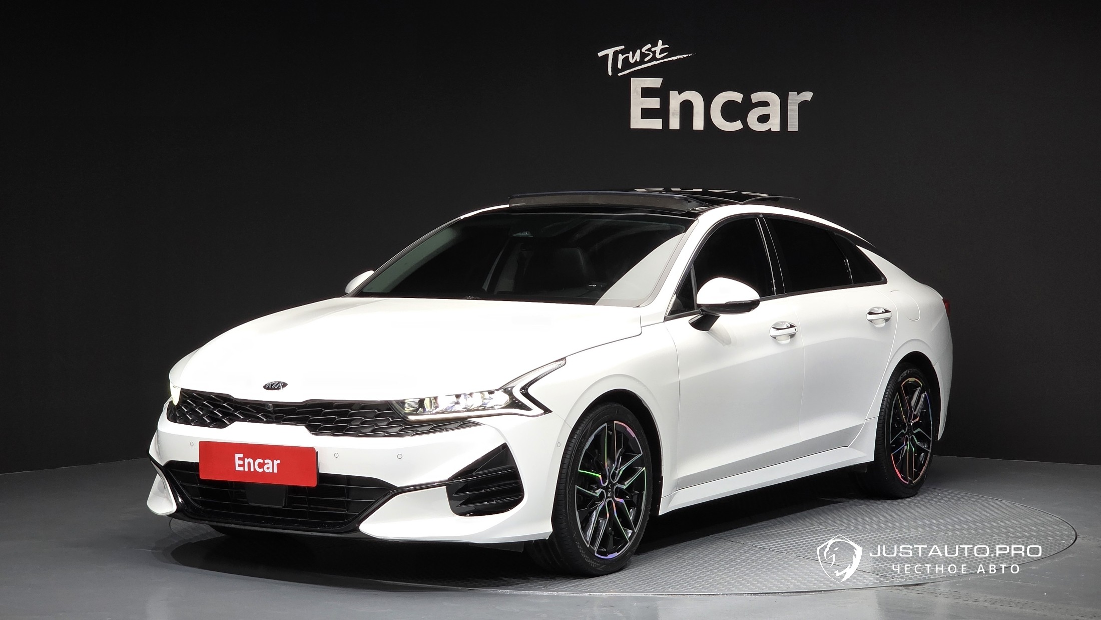 Автомобиль Kia K5