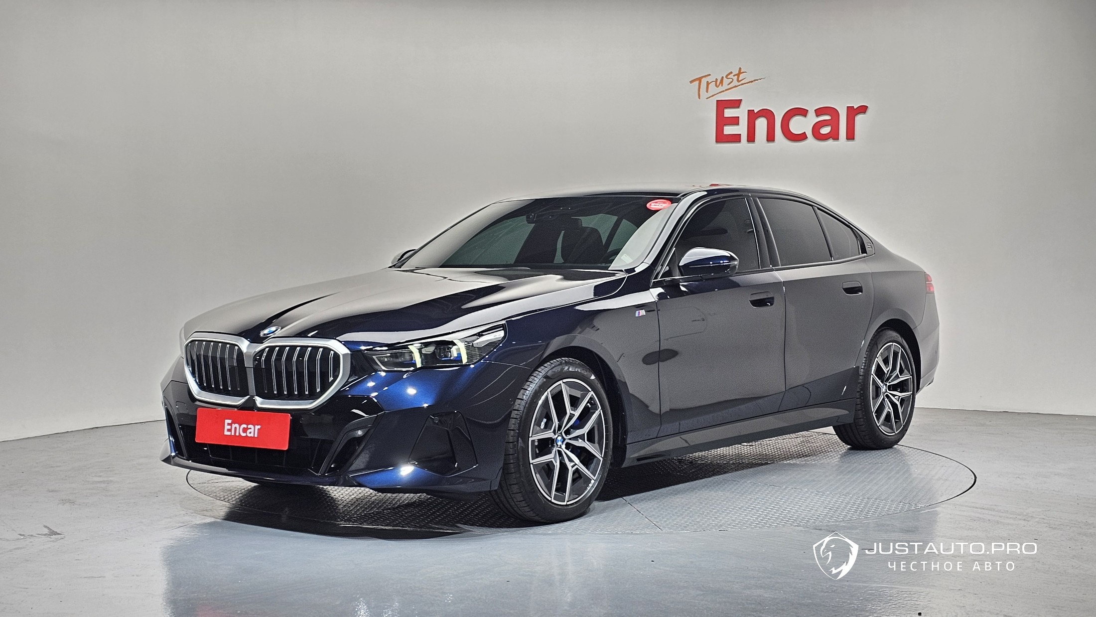 Автомобиль BMW 5-Series