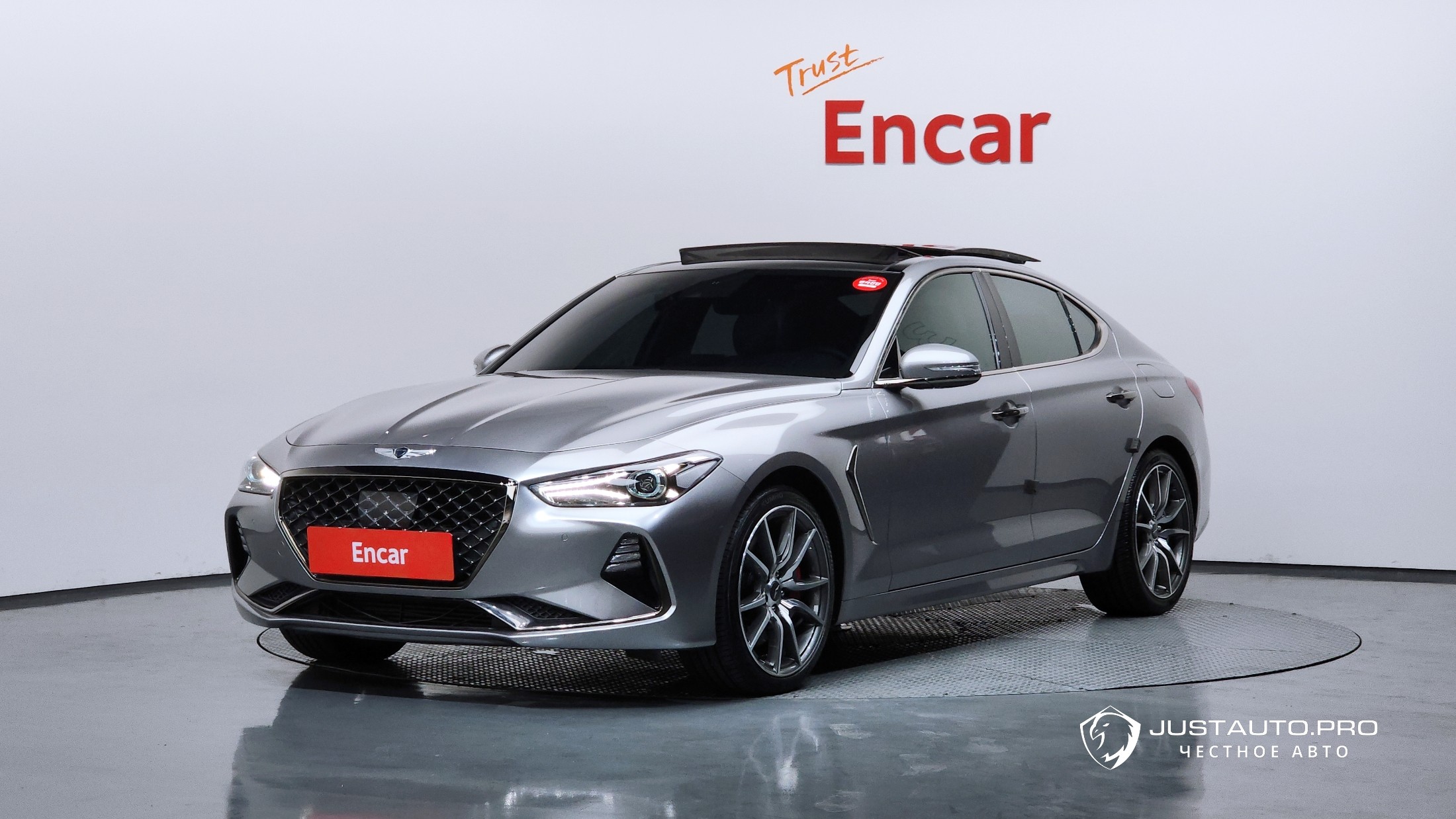 Автомобиль Genesis G70