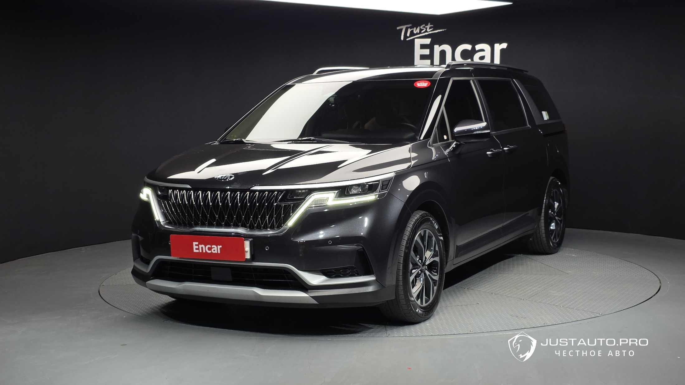 Автомобиль Kia Canival