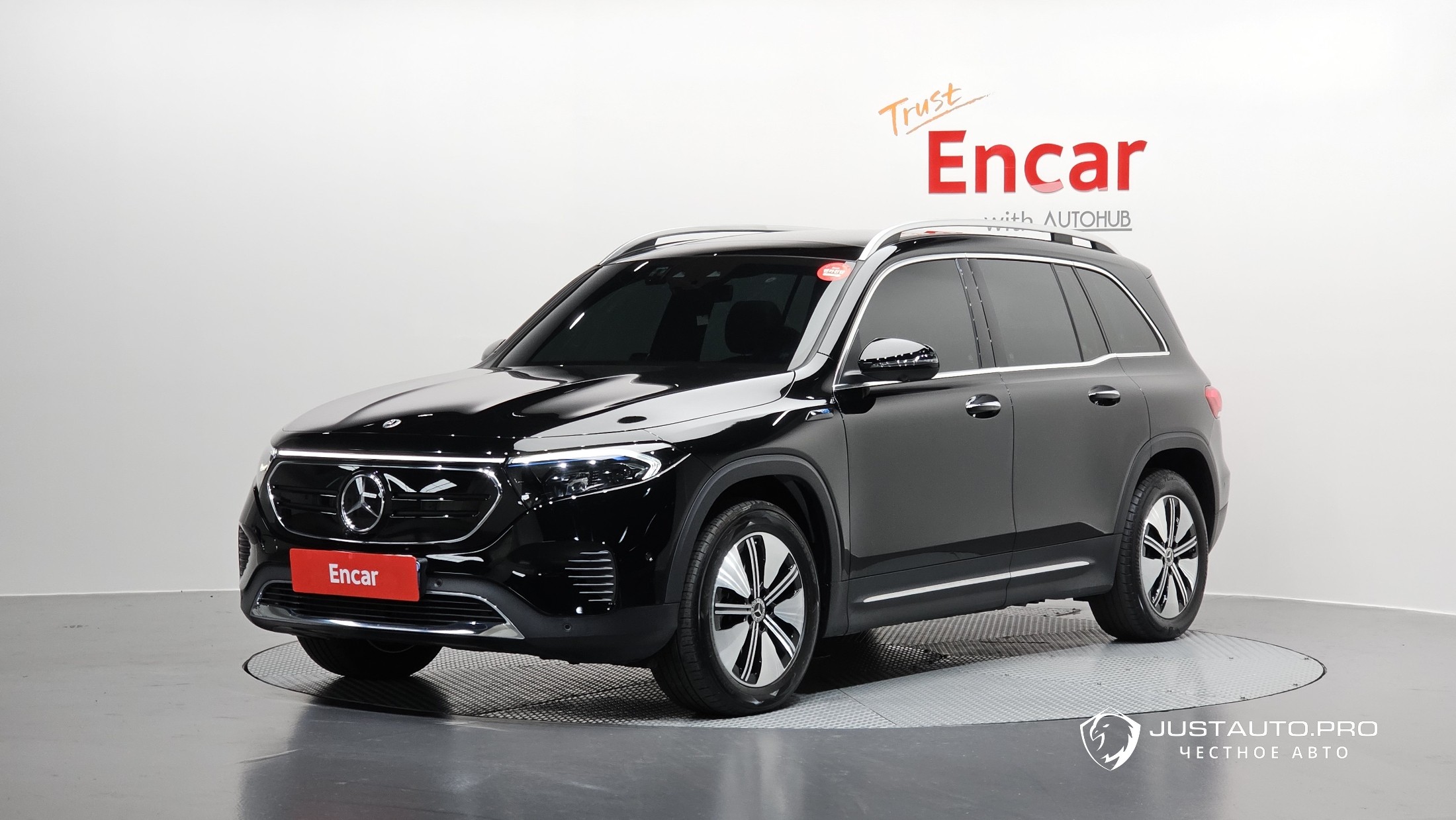 Автомобиль Mercedes-Benz EQB