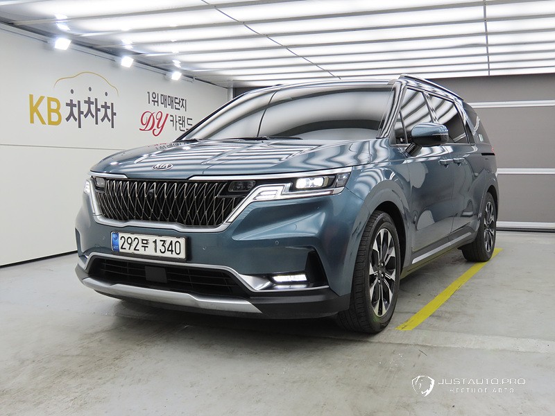 Автомобиль Kia Canival
