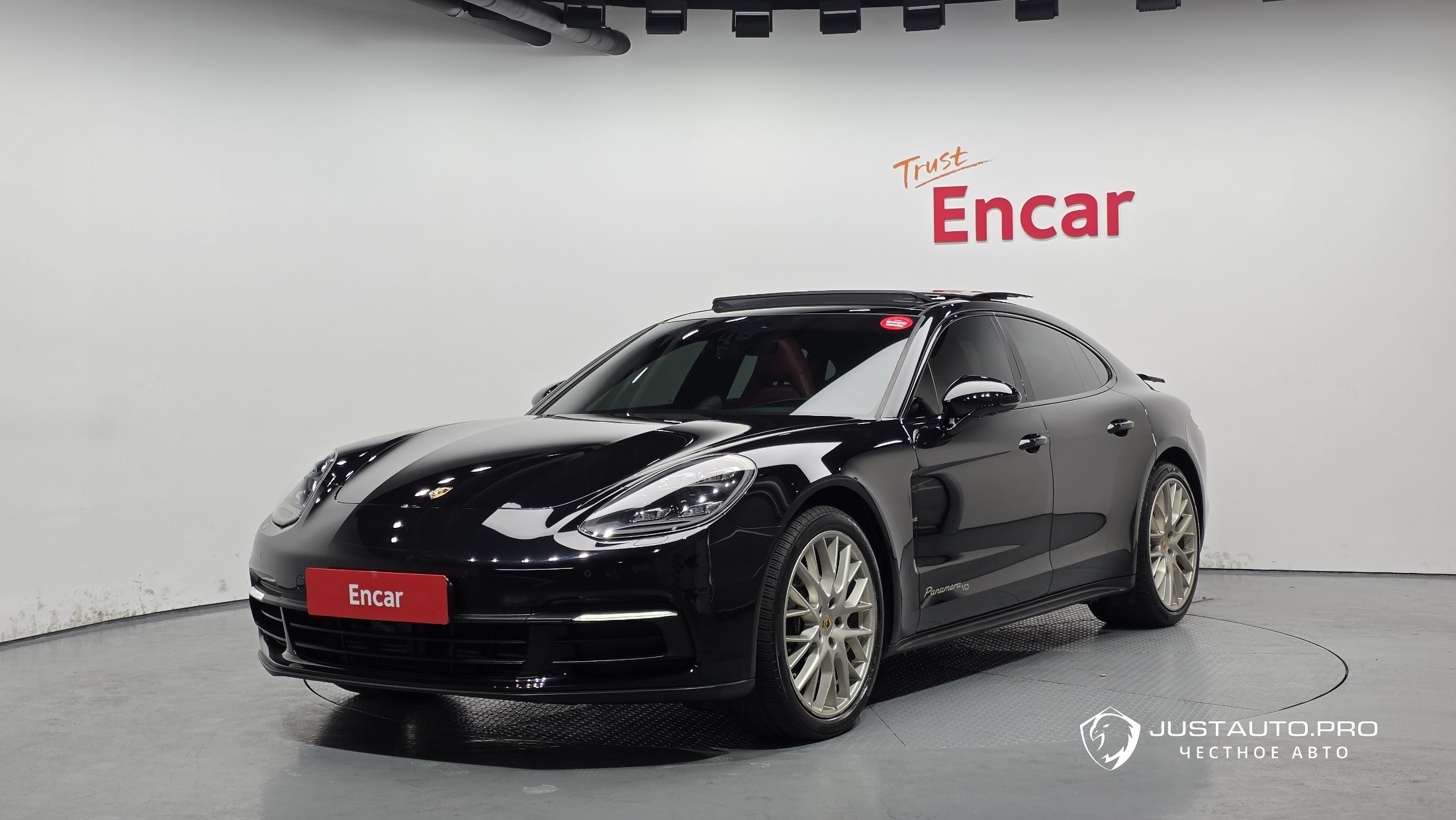 Автомобиль Porsche Panamera