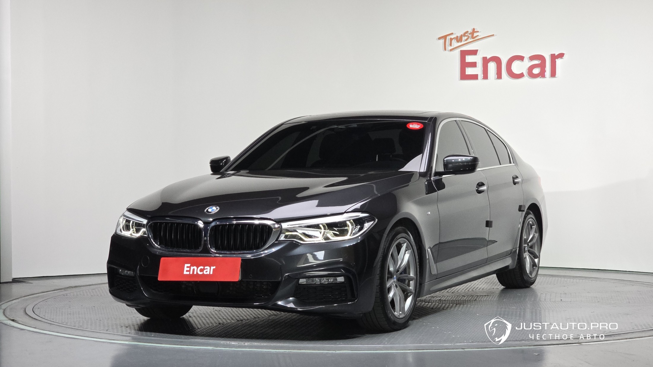Автомобиль BMW 5-Series
