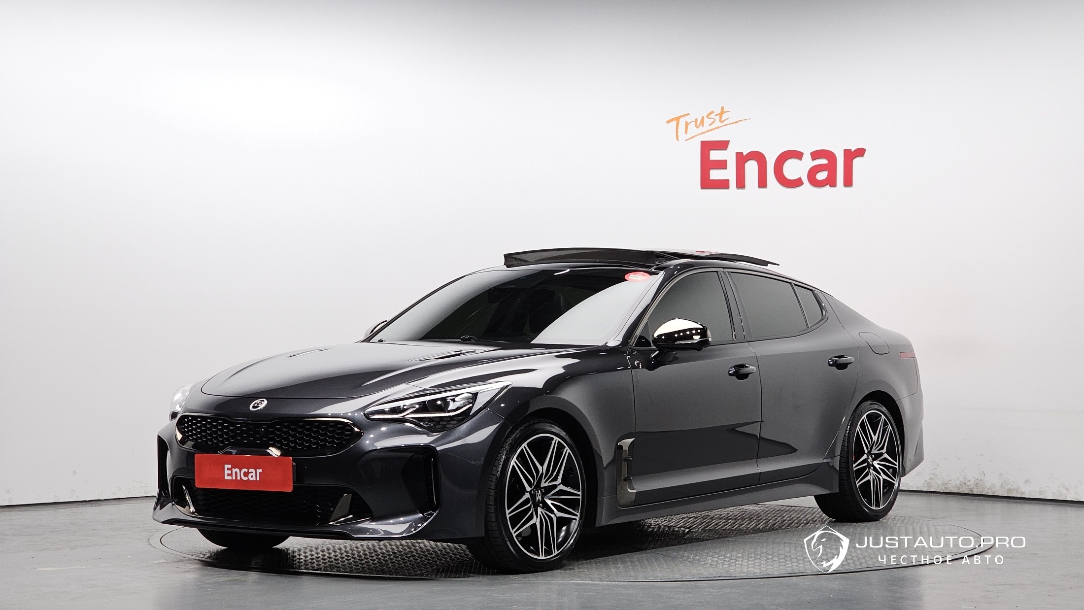 Автомобиль Kia Stinger