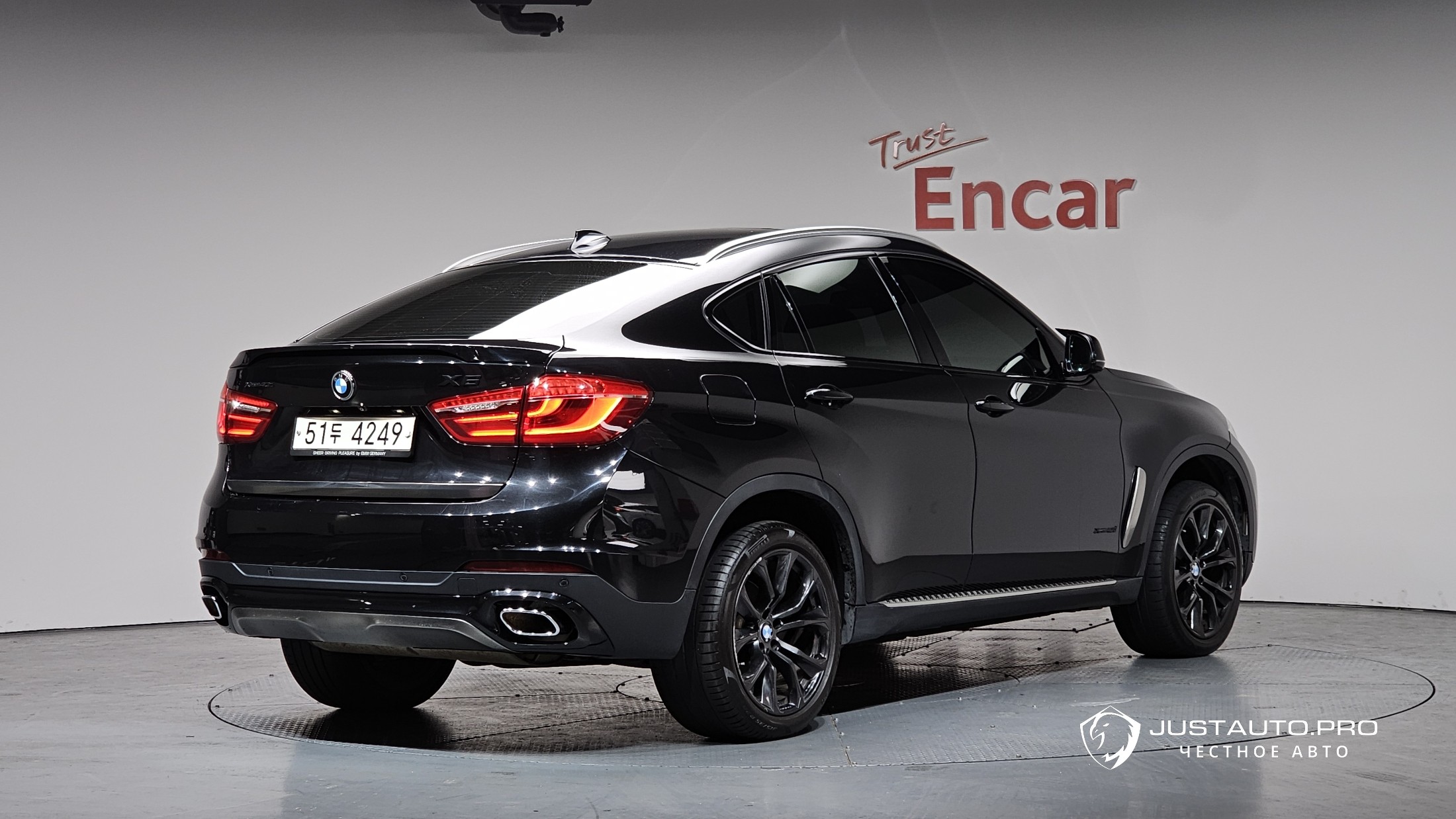 Автомобиль BMW X6