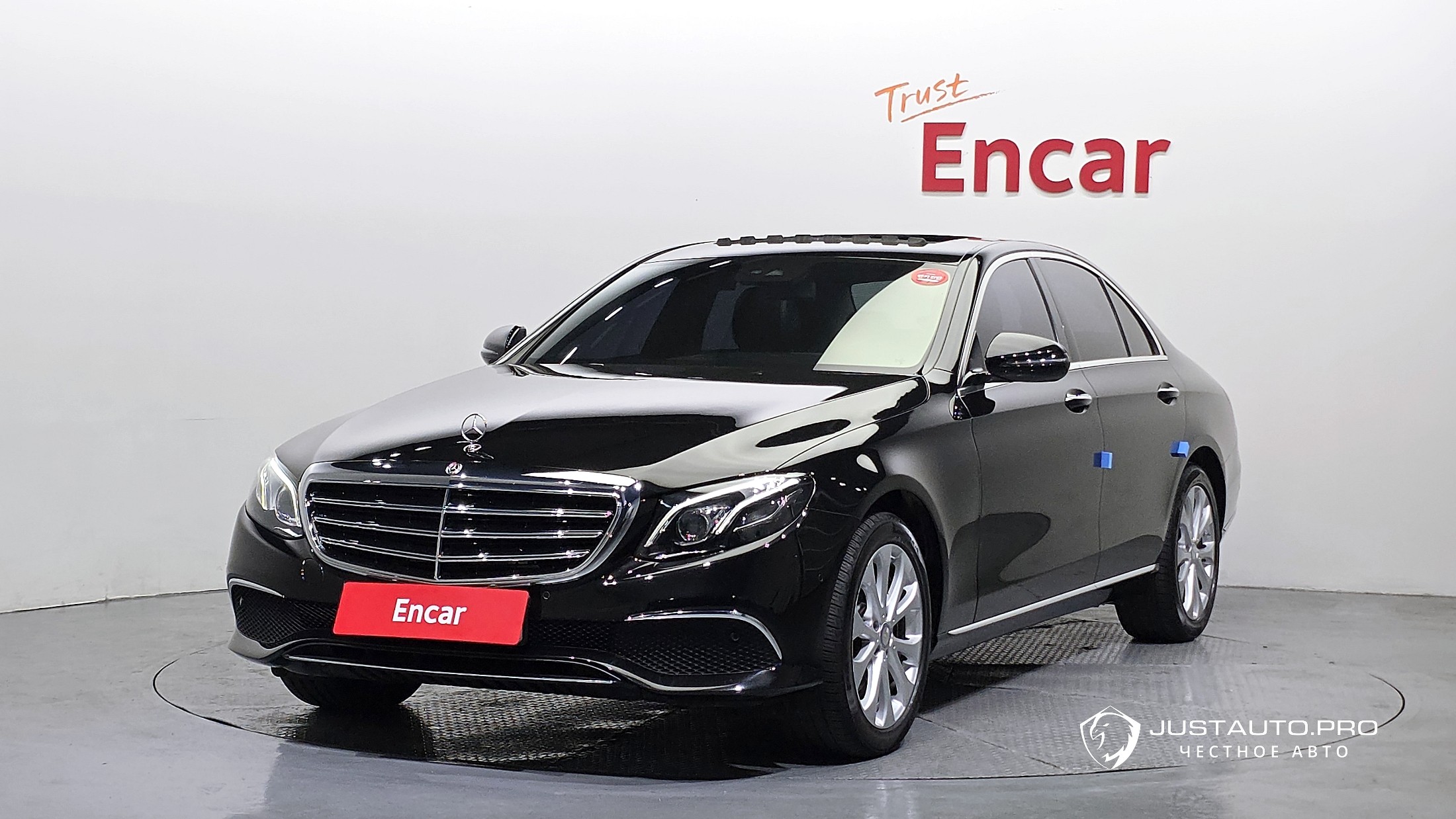 Автомобиль Mercedes-Benz E-Class