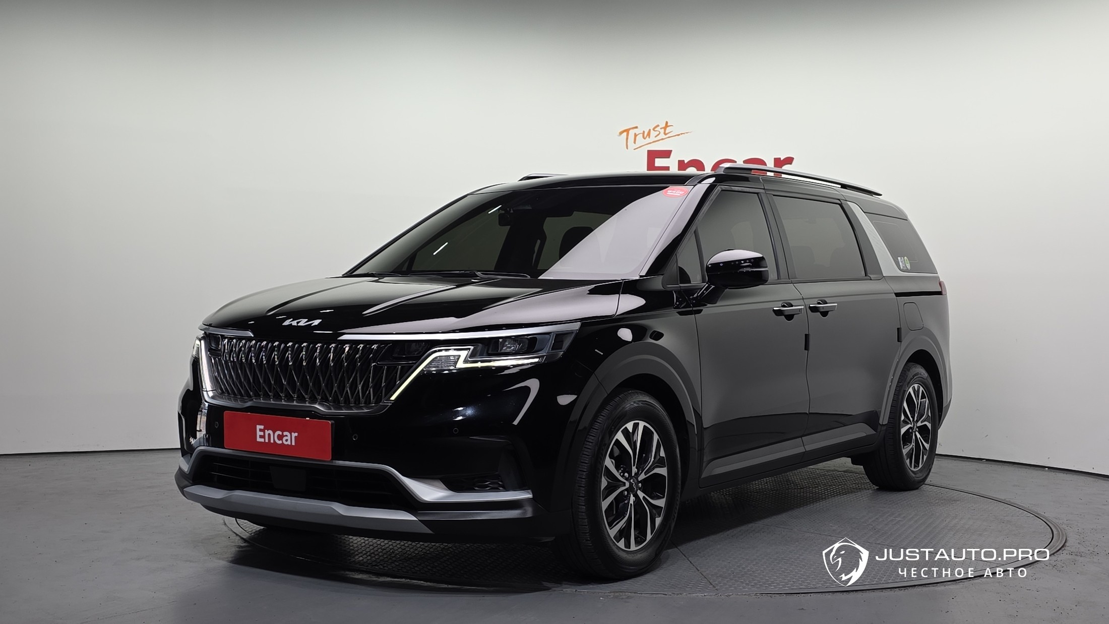 Автомобиль Kia Canival