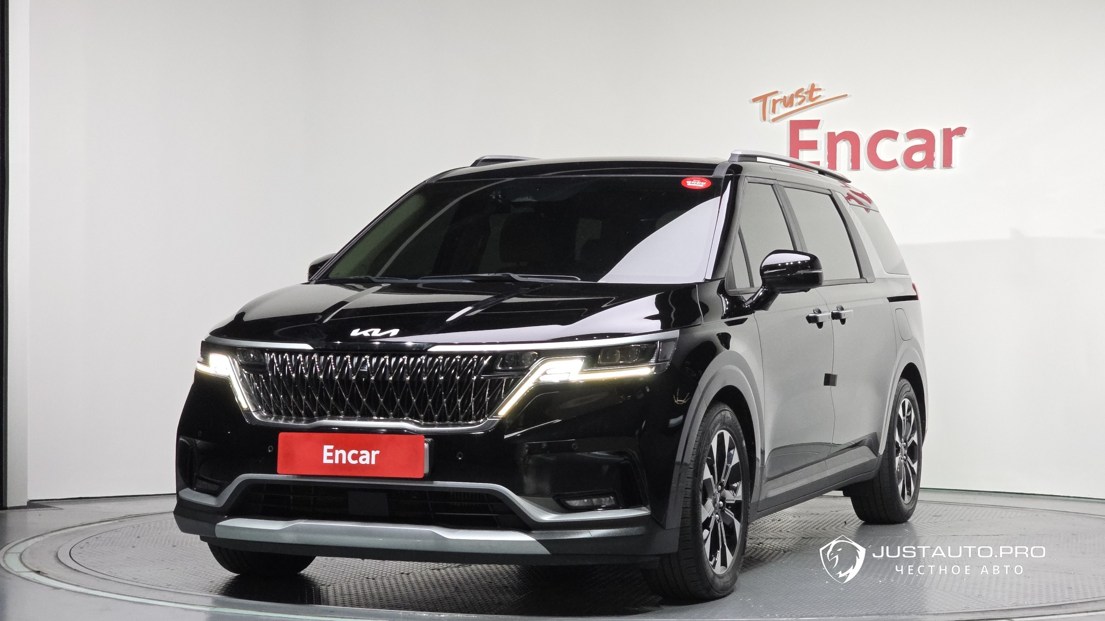 Автомобиль Kia Canival