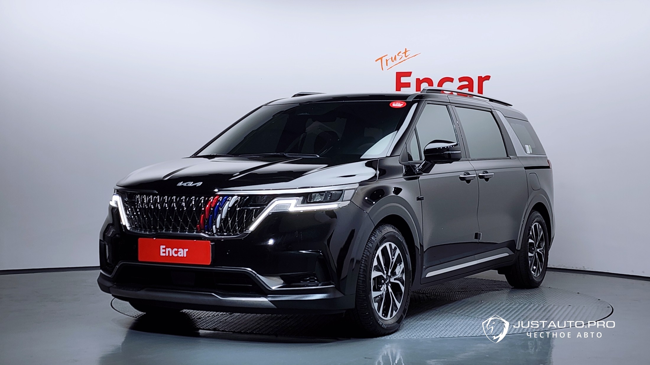 Автомобиль Kia Canival
