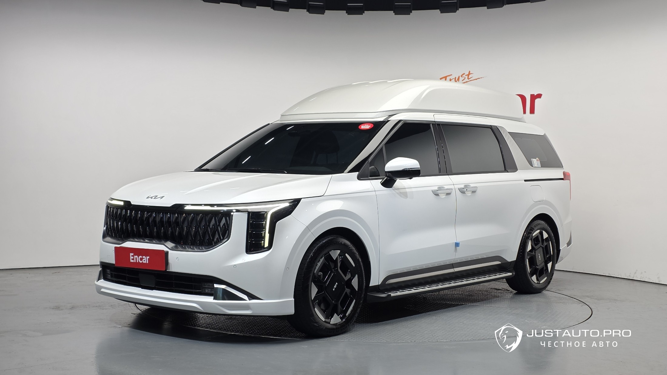 Автомобиль Kia Canival