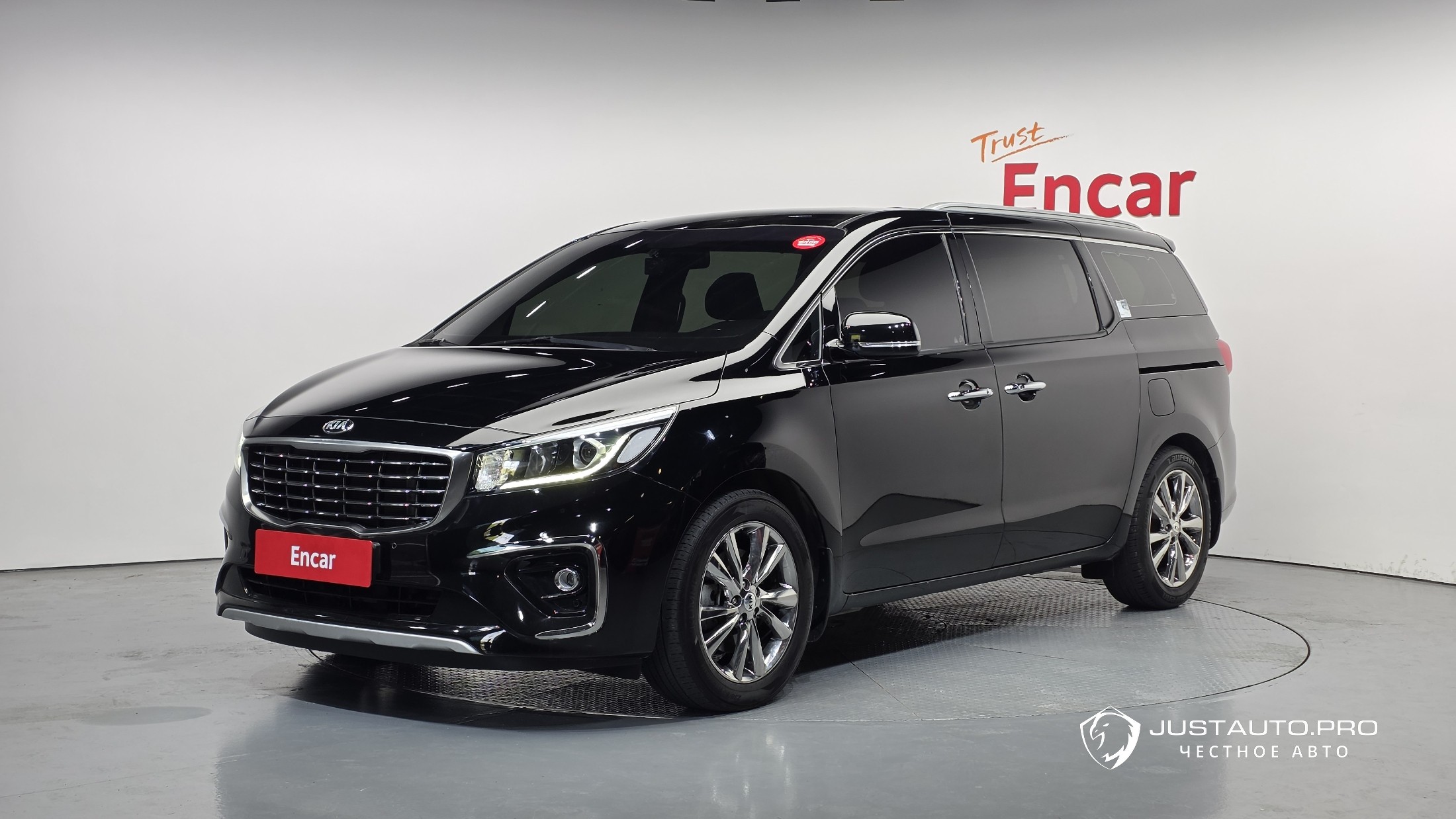 Автомобиль Kia Canival