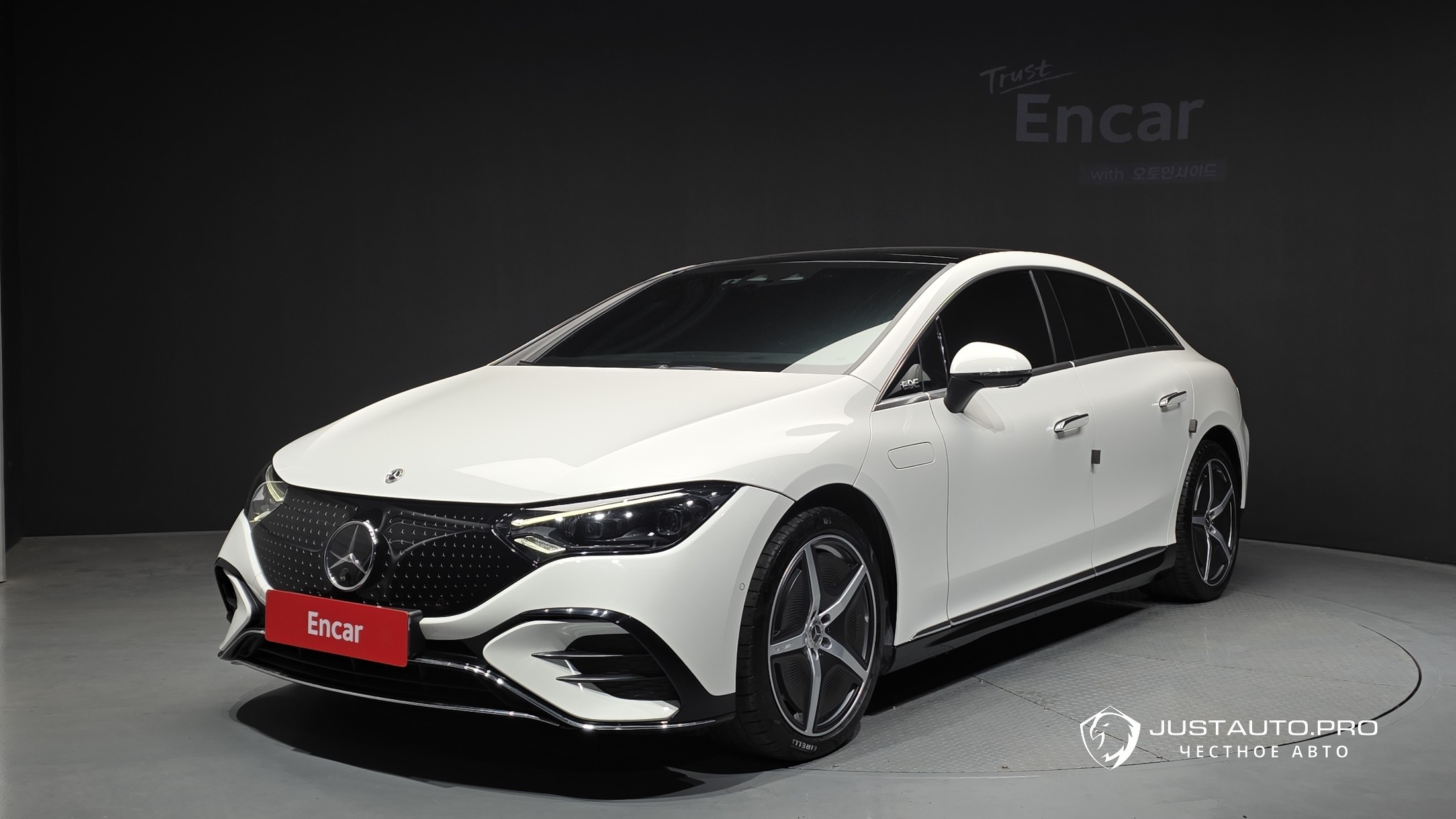 Автомобиль Mercedes-Benz EQE