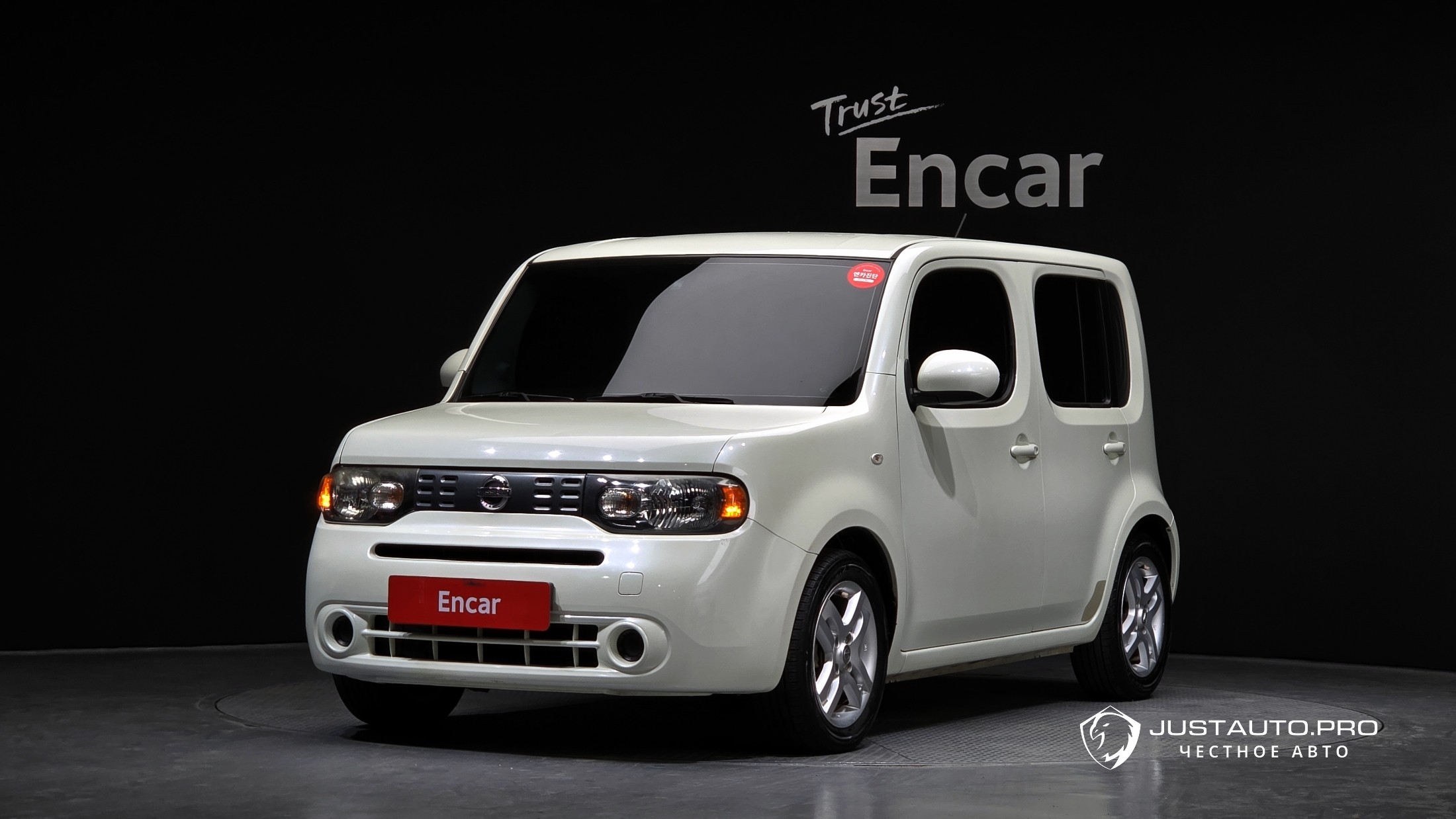 Автомобиль Nissan Cube