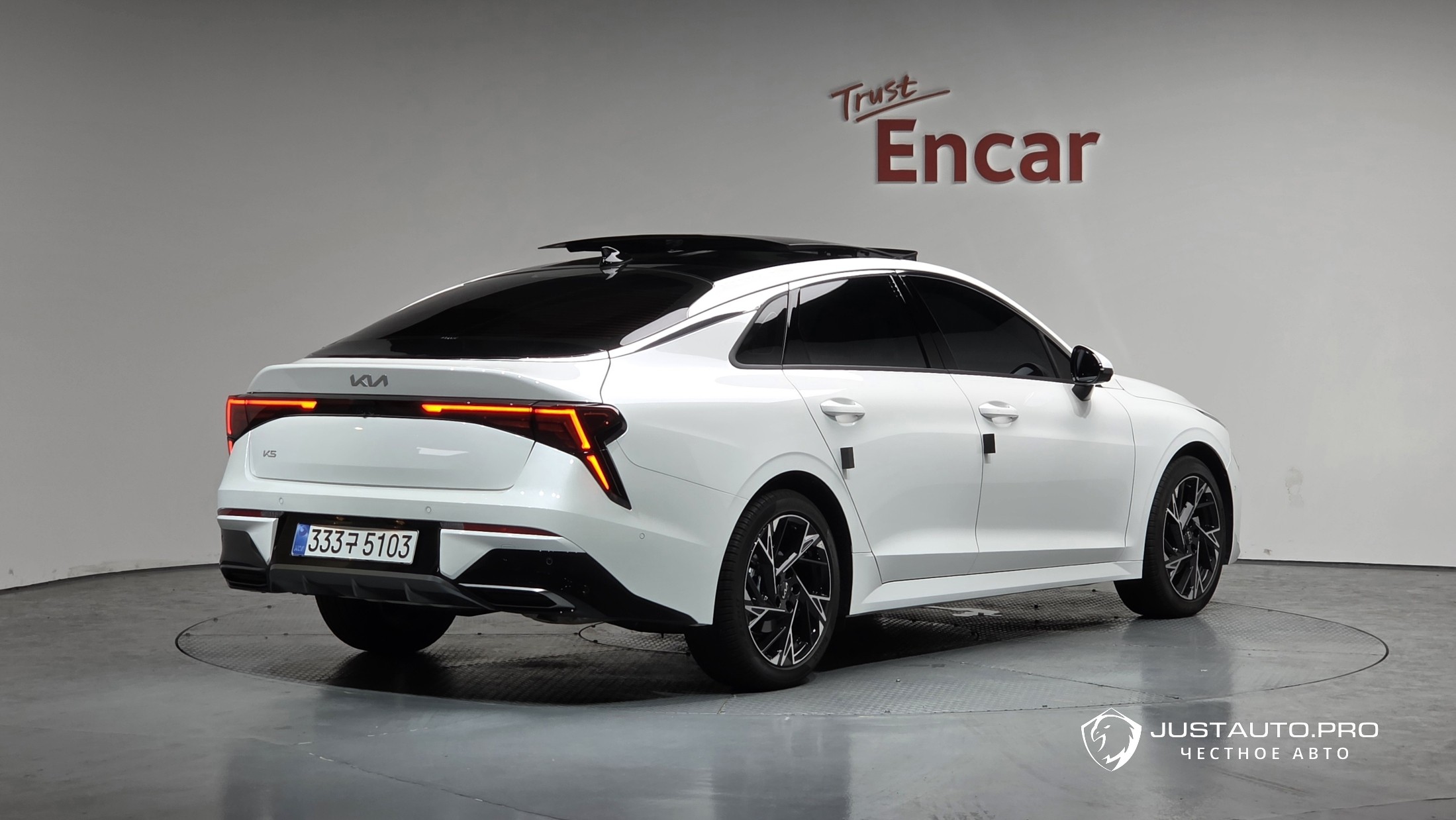 Автомобиль Kia K5