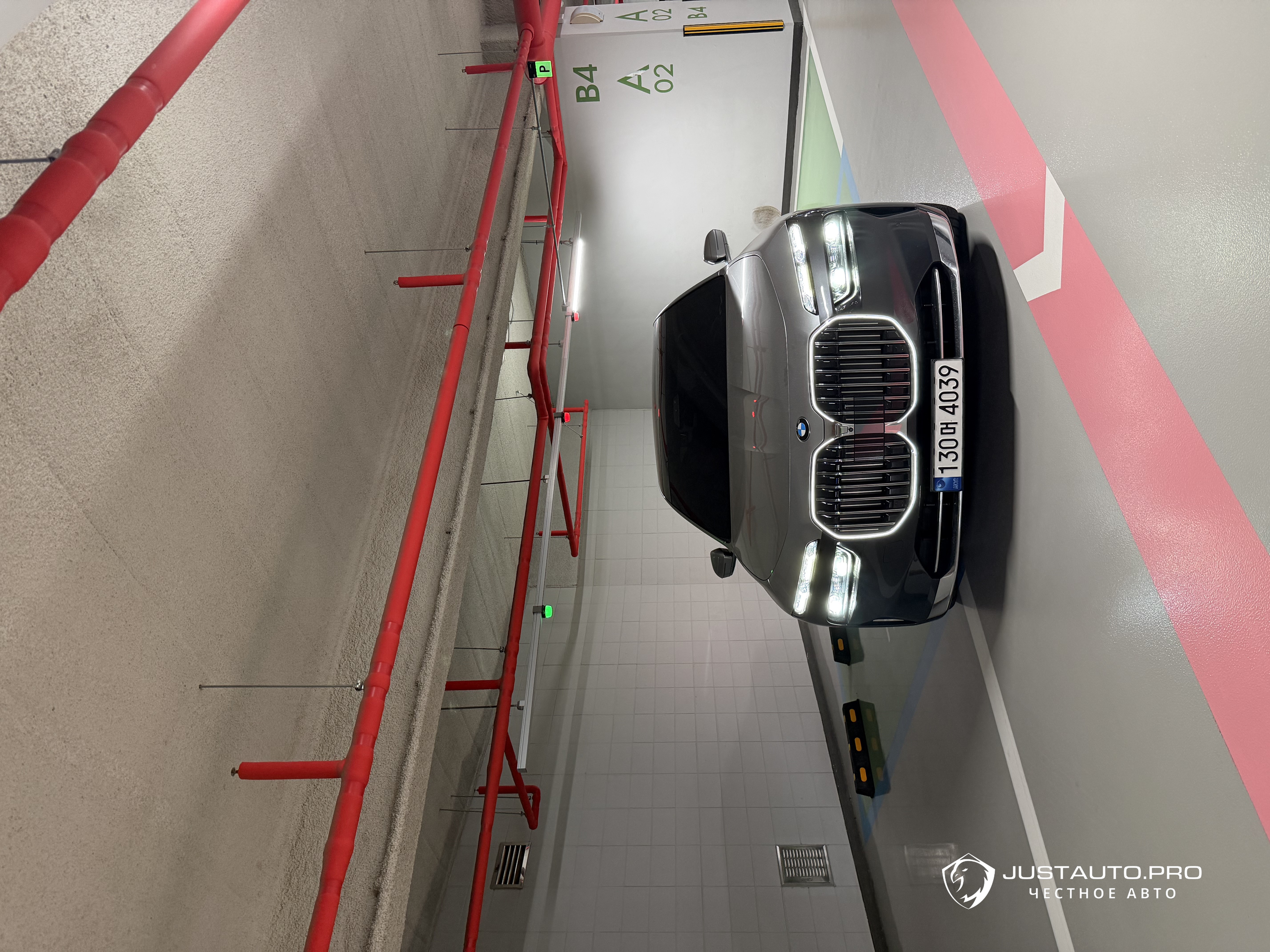 Автомобиль BMW 7-Series