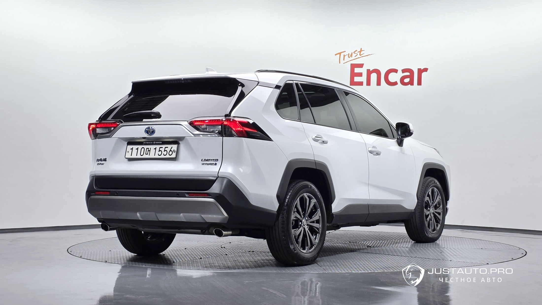 Автомобиль Toyota RAV4