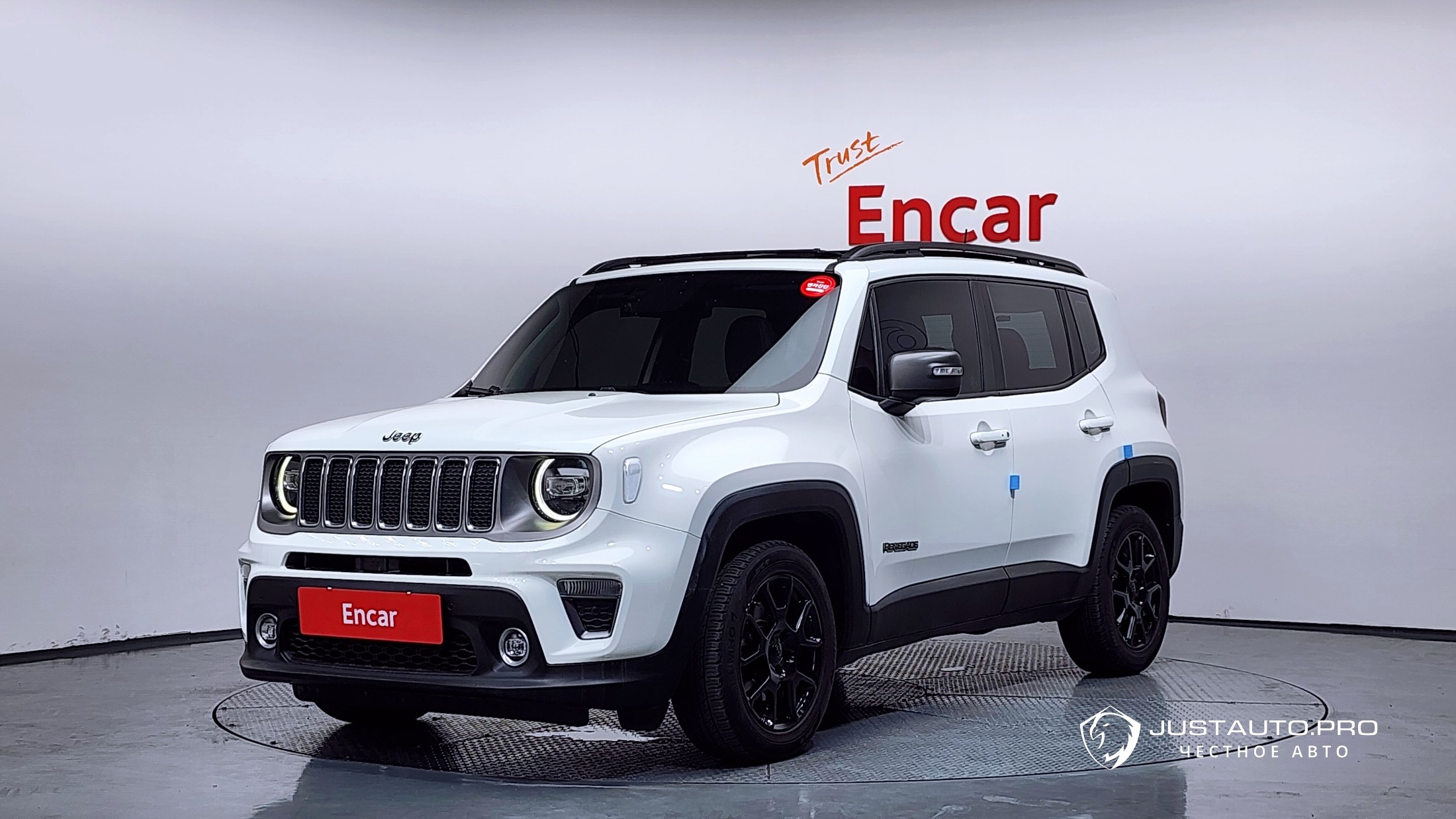 Автомобиль Jeep Renegade