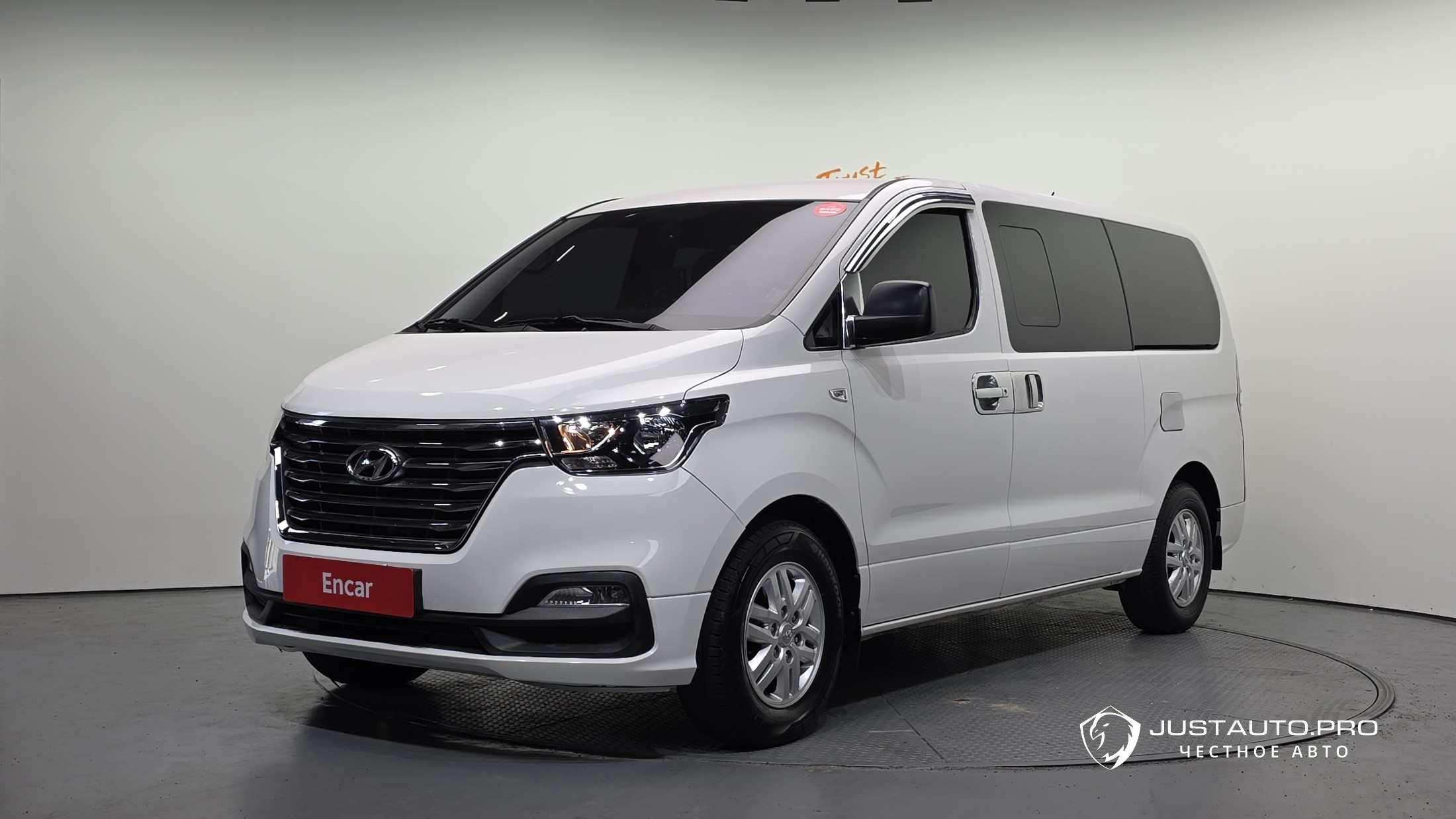 Автомобиль Hyundai Starex