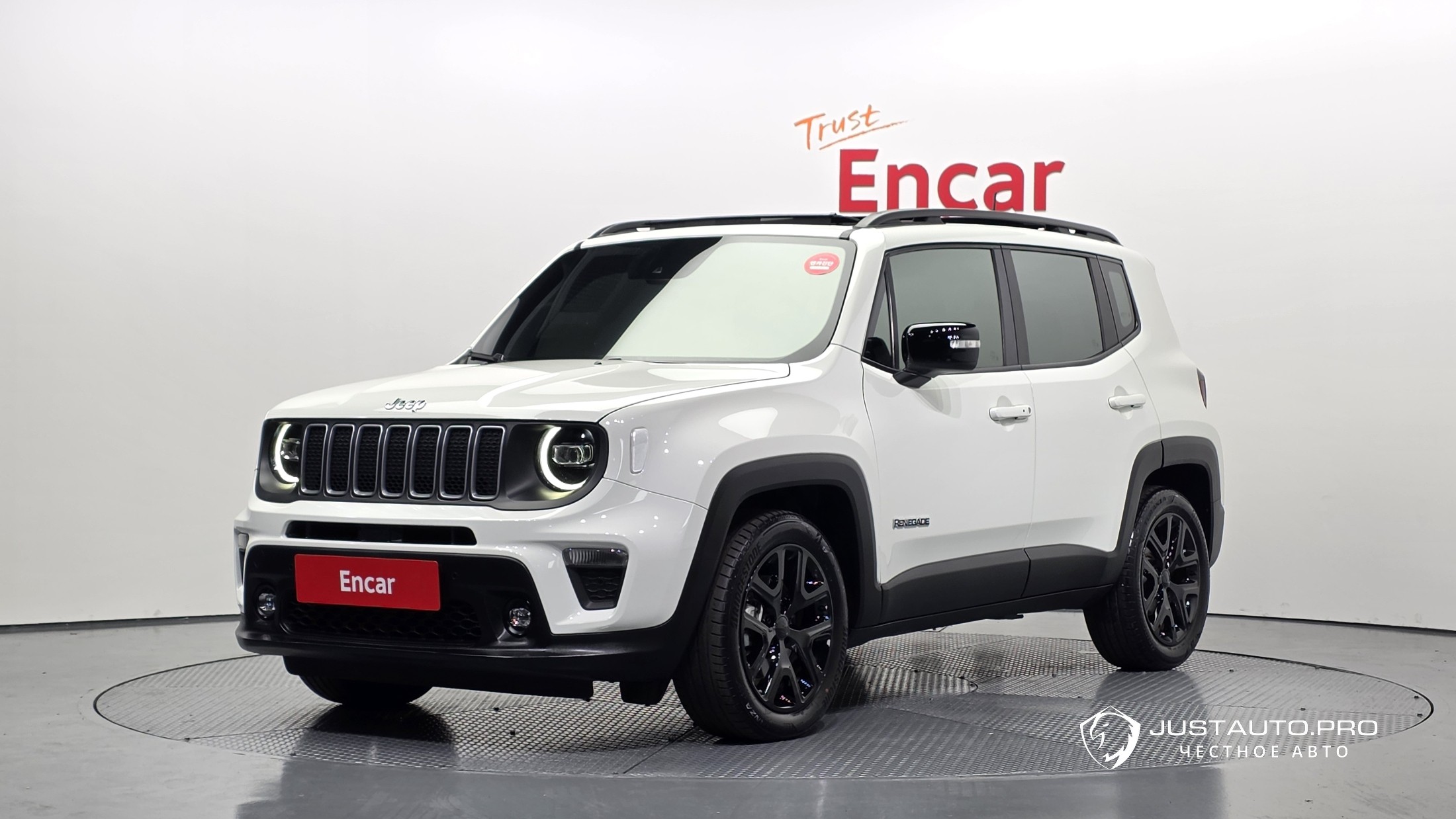 Автомобиль Jeep Renegade