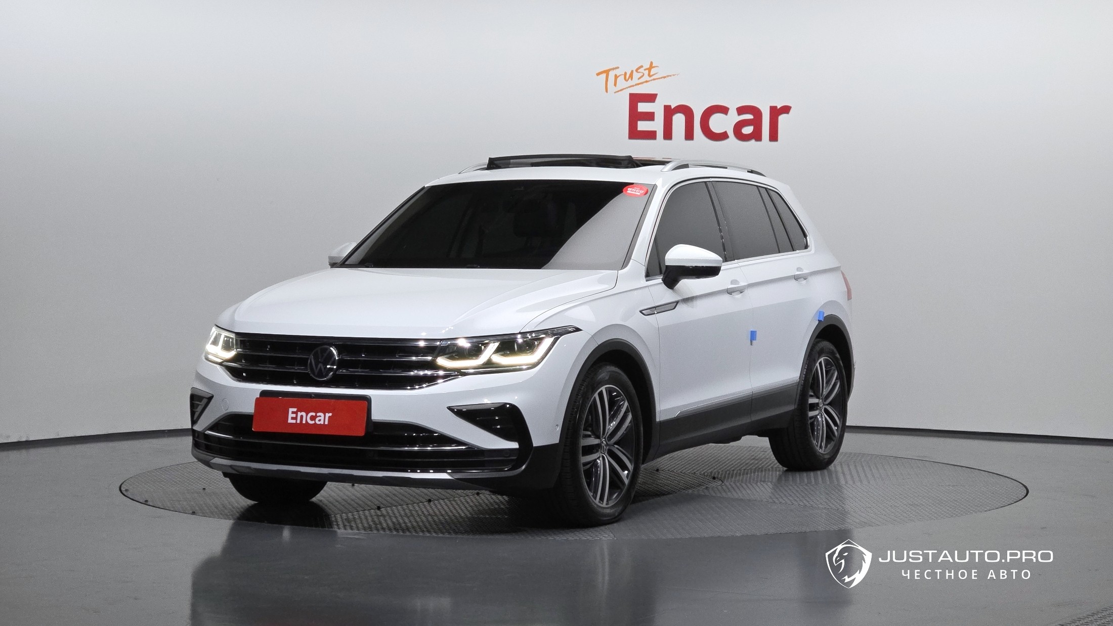 Автомобиль Volkswagen Tiguan