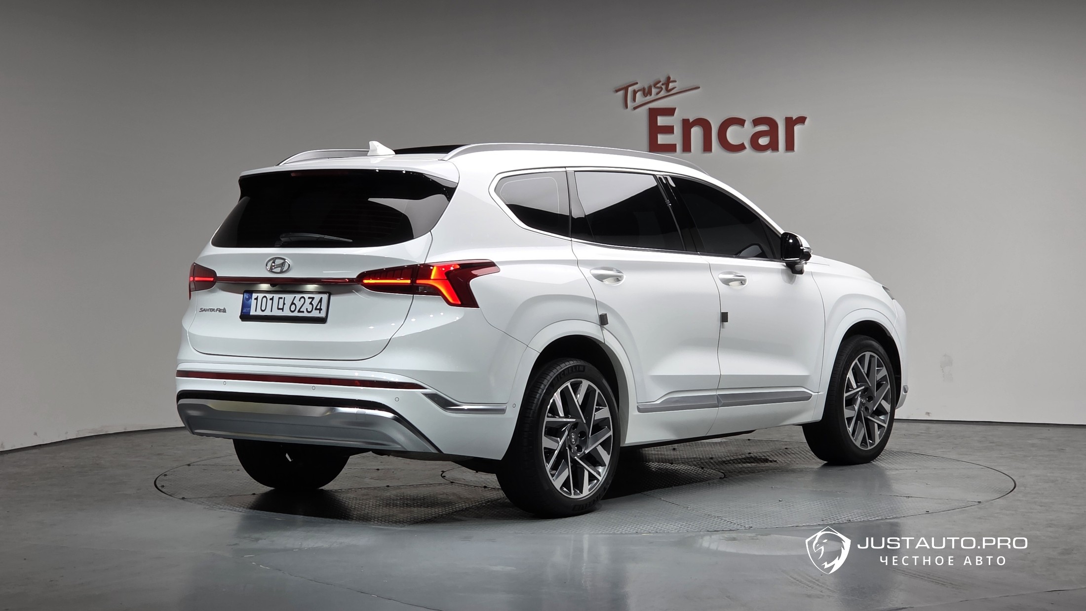 Автомобиль Hyundai Santafe
