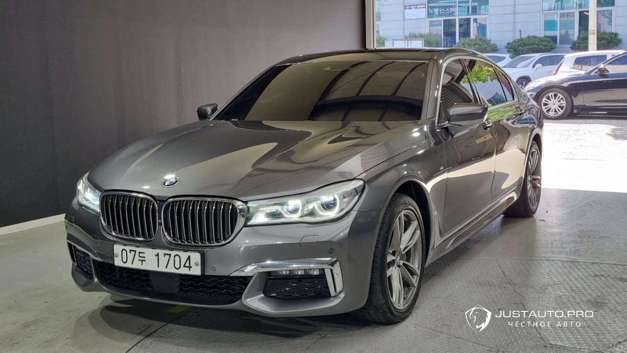 Автомобиль BMW 7-Series