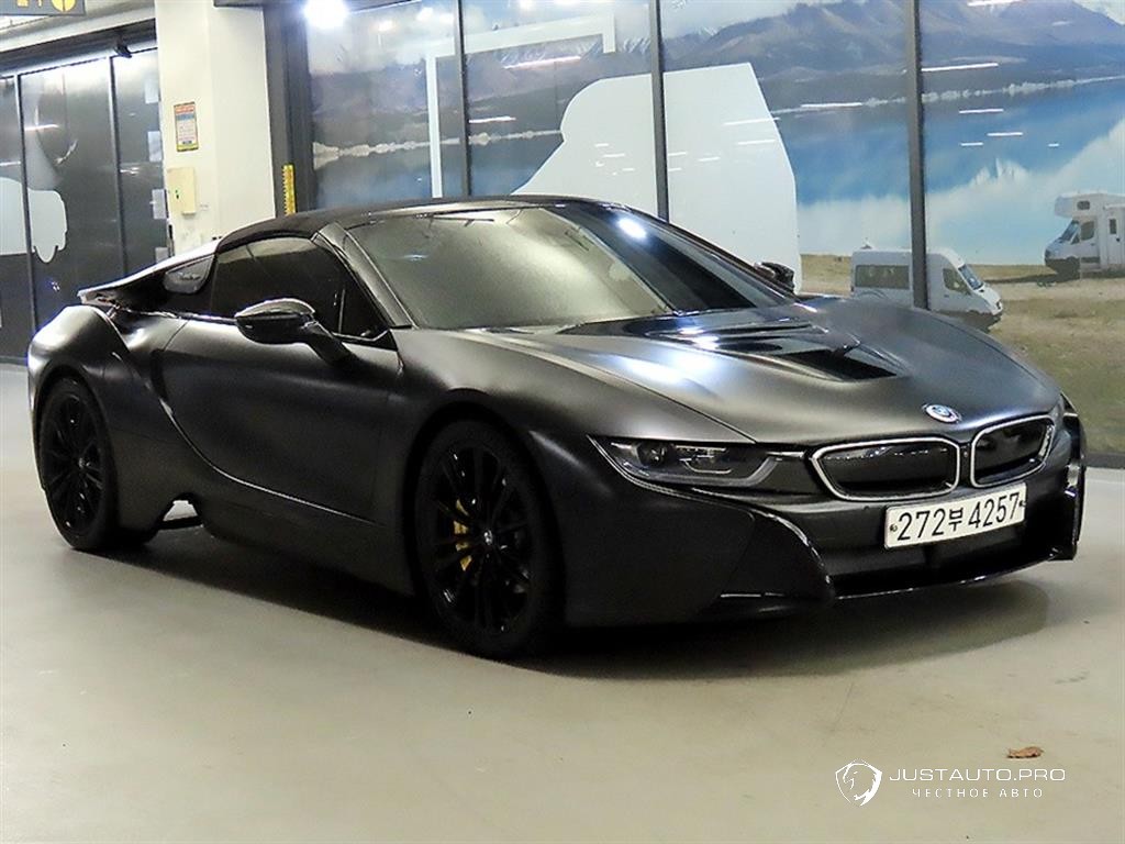 Автомобиль BMW i8