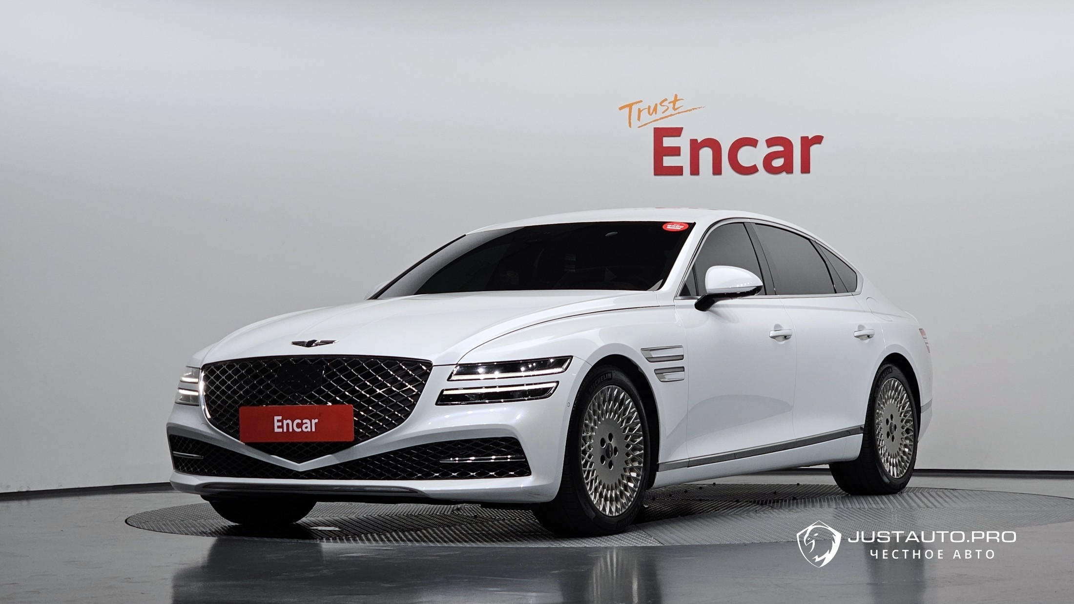 Автомобиль Genesis G80